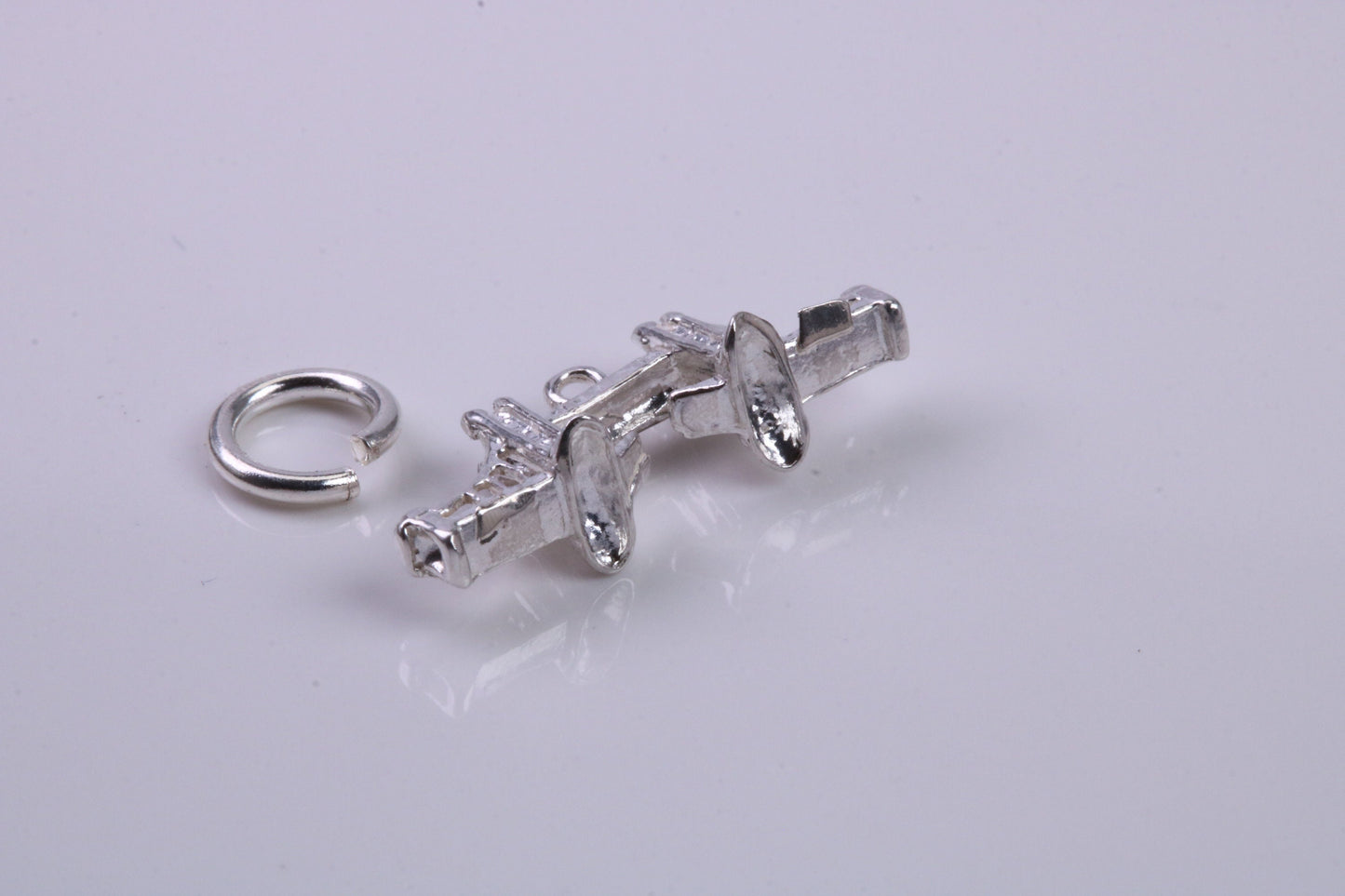 Iconic London Bridge Charm, Traditional Charm, Made from Solid 925 Grade Sterling Silver, Complete with Attachment Link