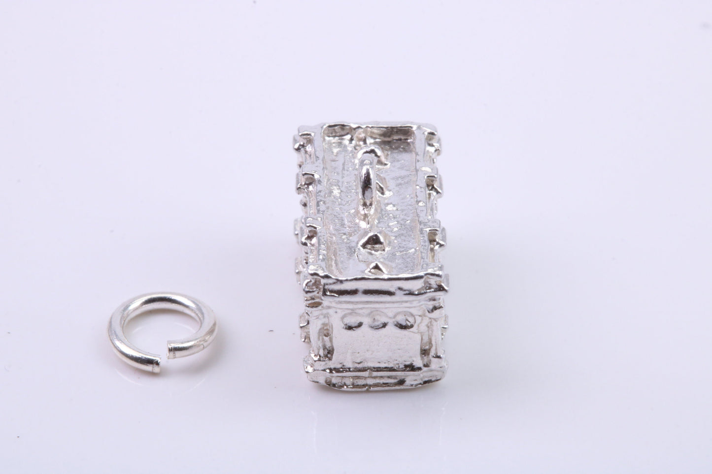 Iconic London Marble Arch Charm, Traditional Charm, Made from Solid 925 Grade Sterling Silver, Complete with Attachment Link