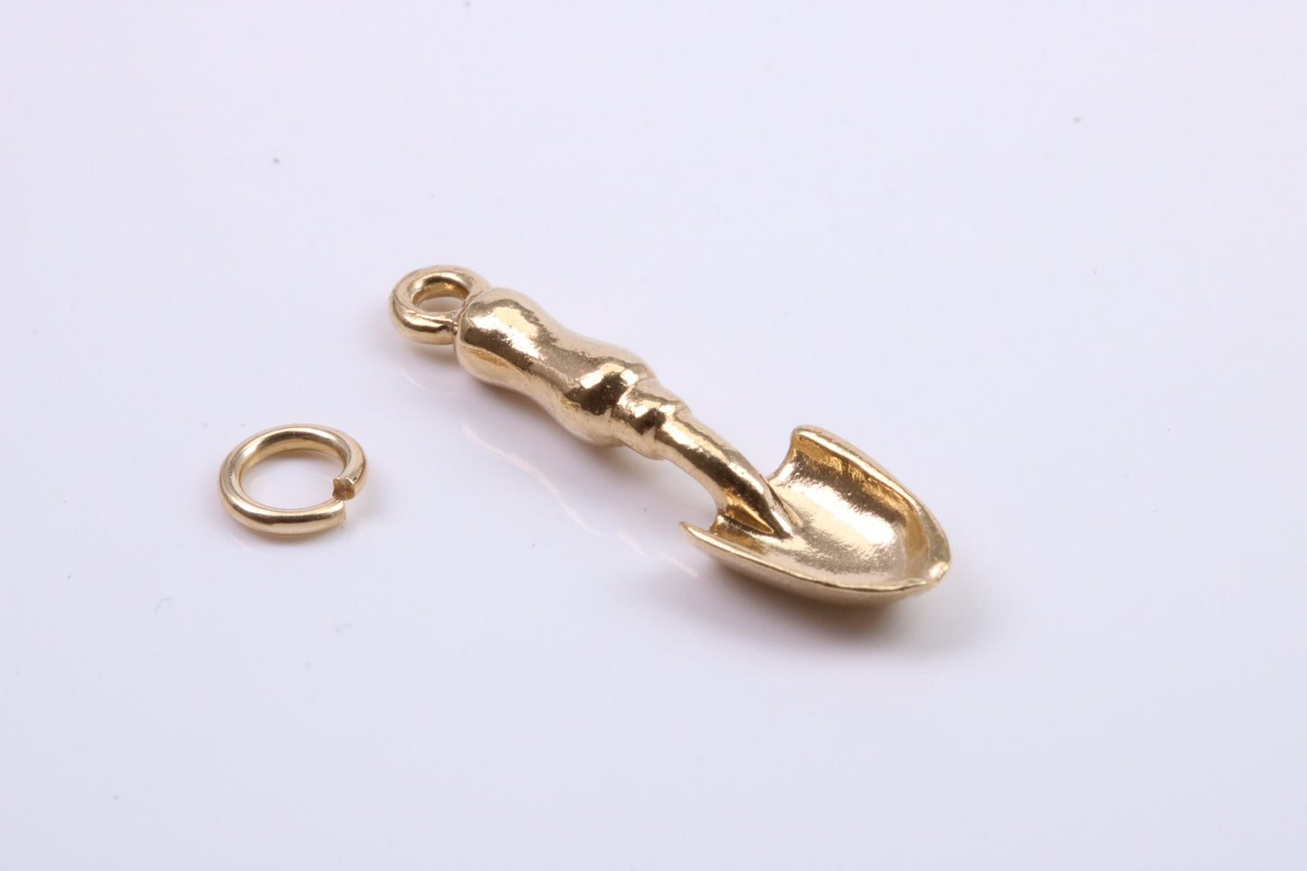 Garden Trowel Charm, Traditional Charm, Made from Solid 9ct Yellow Gold, British Hallmarked, Complete with Attachment Link