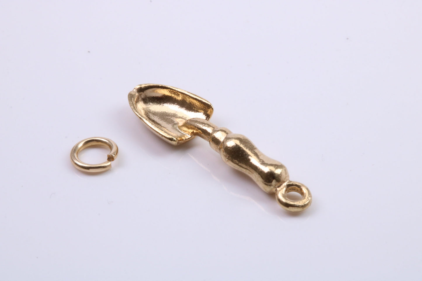 Garden Trowel Charm, Traditional Charm, Made from Solid 9ct Yellow Gold, British Hallmarked, Complete with Attachment Link