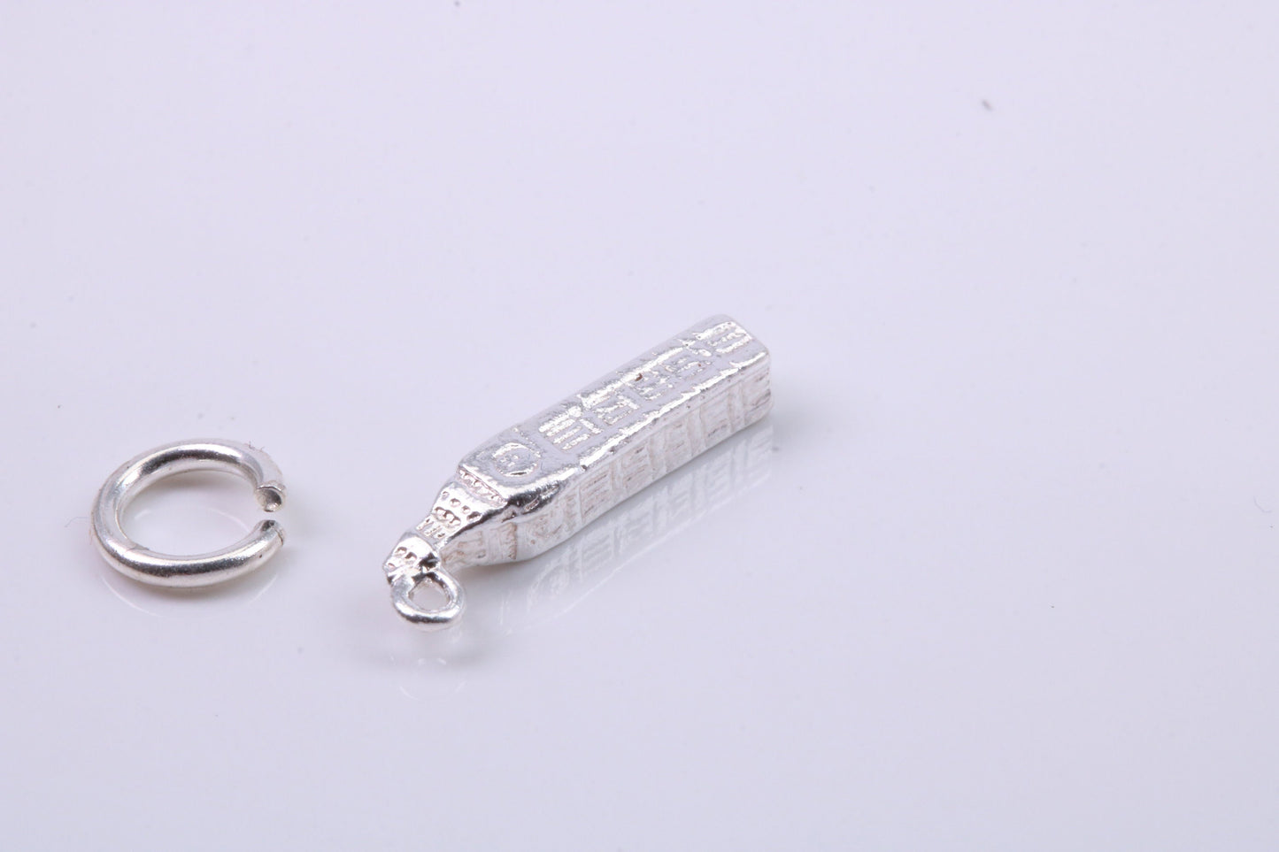 Iconic London Big Ben Charm, Traditional Charm, Made from Solid 925 Grade Sterling Silver, Complete with Attachment Link