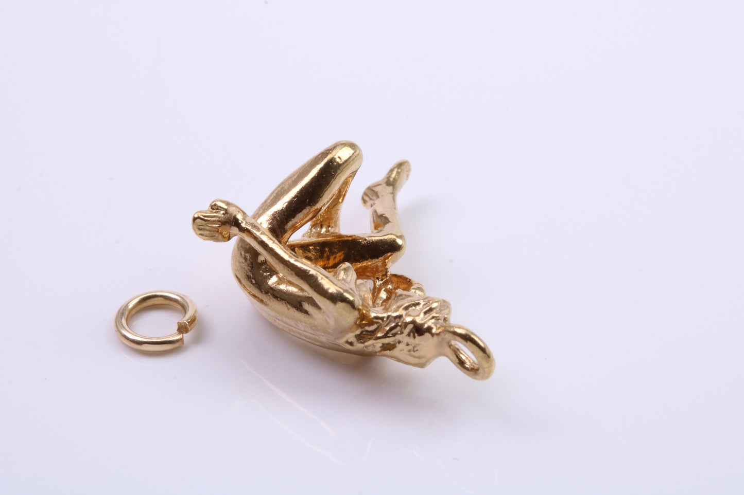 Virgo Zodiac Sign Charm, Traditional Charm, Made from Solid 9ct Yellow Gold, British Hallmarked, Complete with Attachment Link