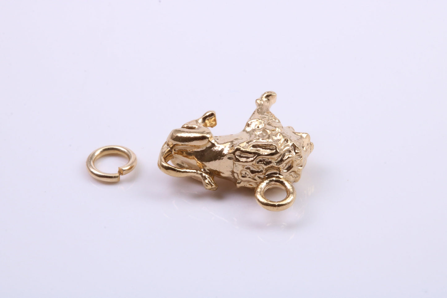 Leo Zodiac Sign Charm, Traditional Charm, Made from Solid 9ct Yellow Gold, British Hallmarked, Complete with Attachment Link