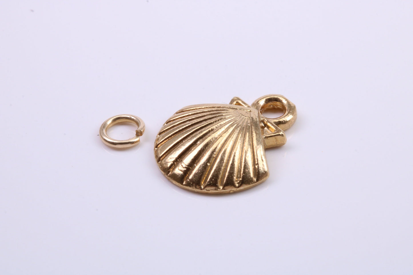 Sea Shell Charm, Traditional Charm, Made from Solid 9ct Yellow Gold, British Hallmarked, Complete with Attachment Link