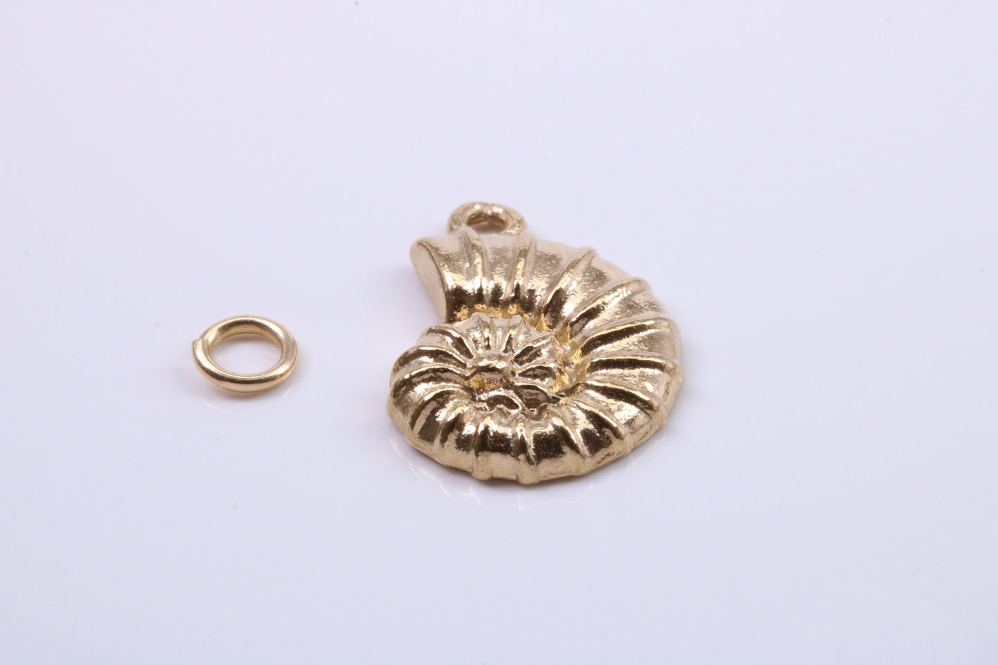 Sea Shell Charm, Traditional Charm, Made from Solid 9ct Yellow Gold, British Hallmarked, Complete with Attachment Link