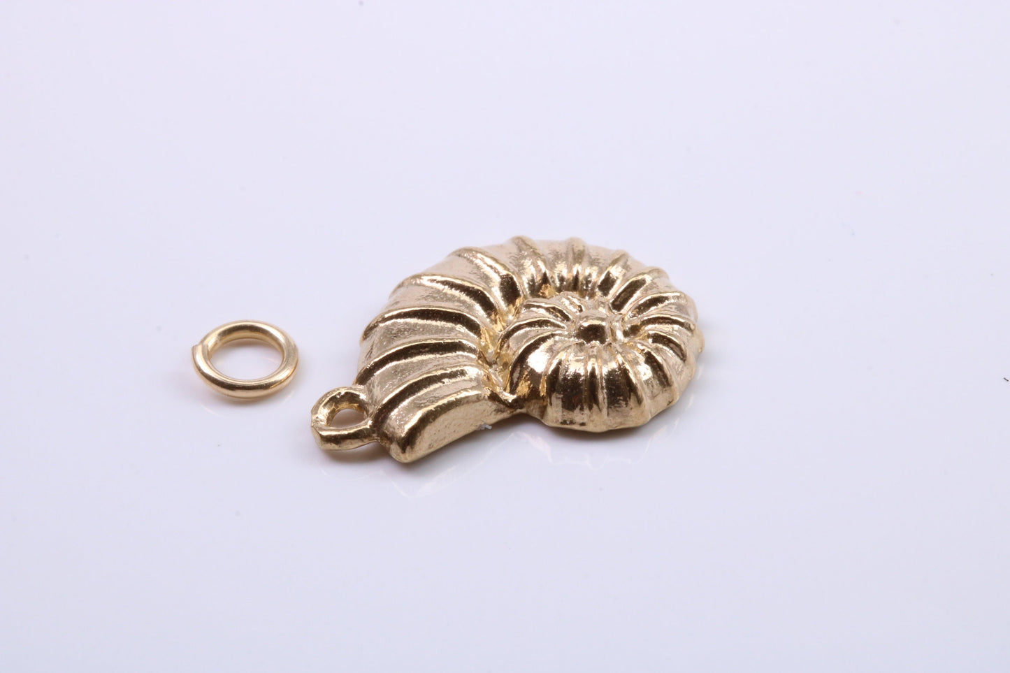 Sea Shell Charm, Traditional Charm, Made from Solid 9ct Yellow Gold, British Hallmarked, Complete with Attachment Link