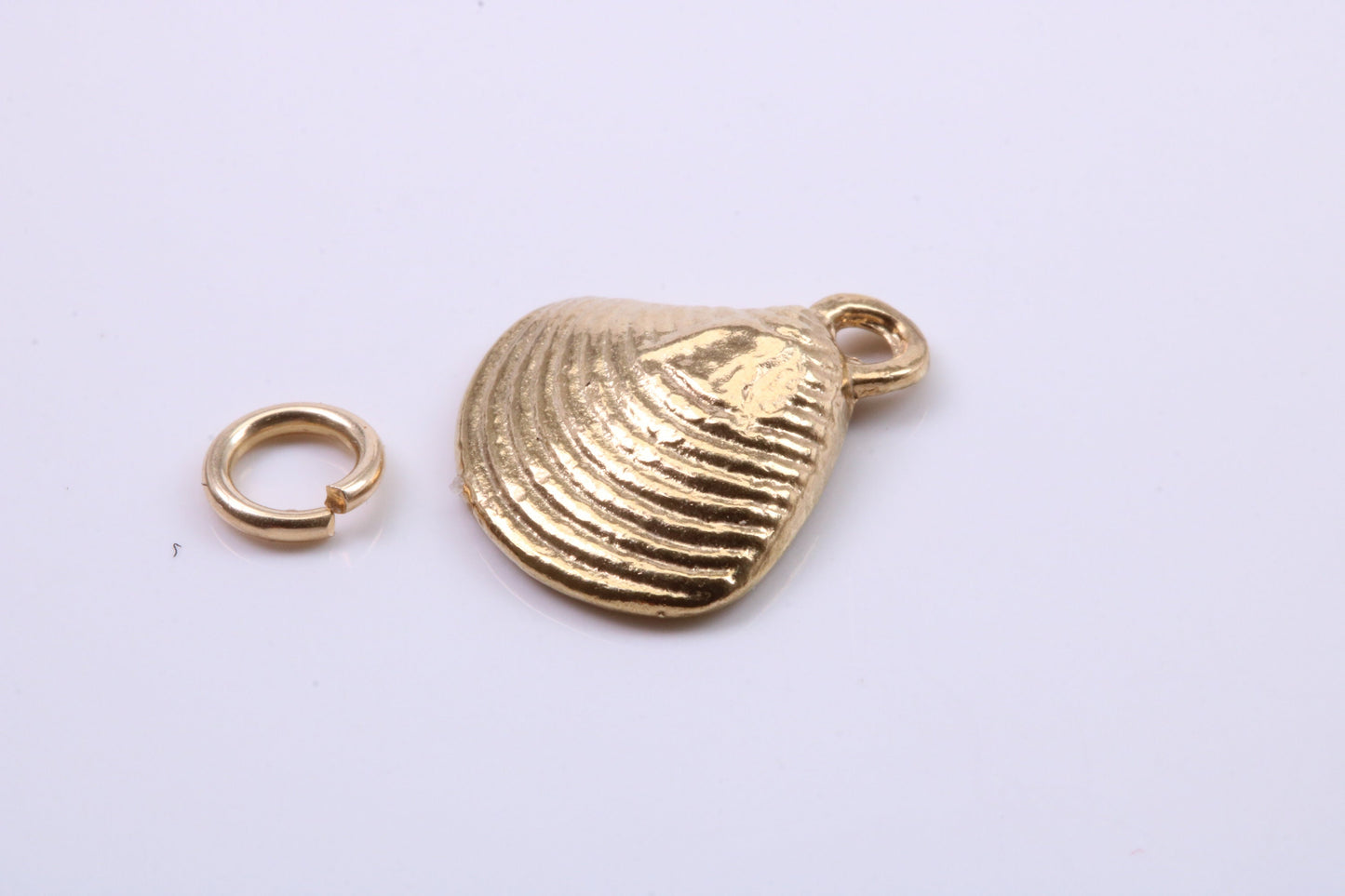 Sea Shell Charm, Traditional Charm, Made from Solid 9ct Yellow Gold, British Hallmarked, Complete with Attachment Link