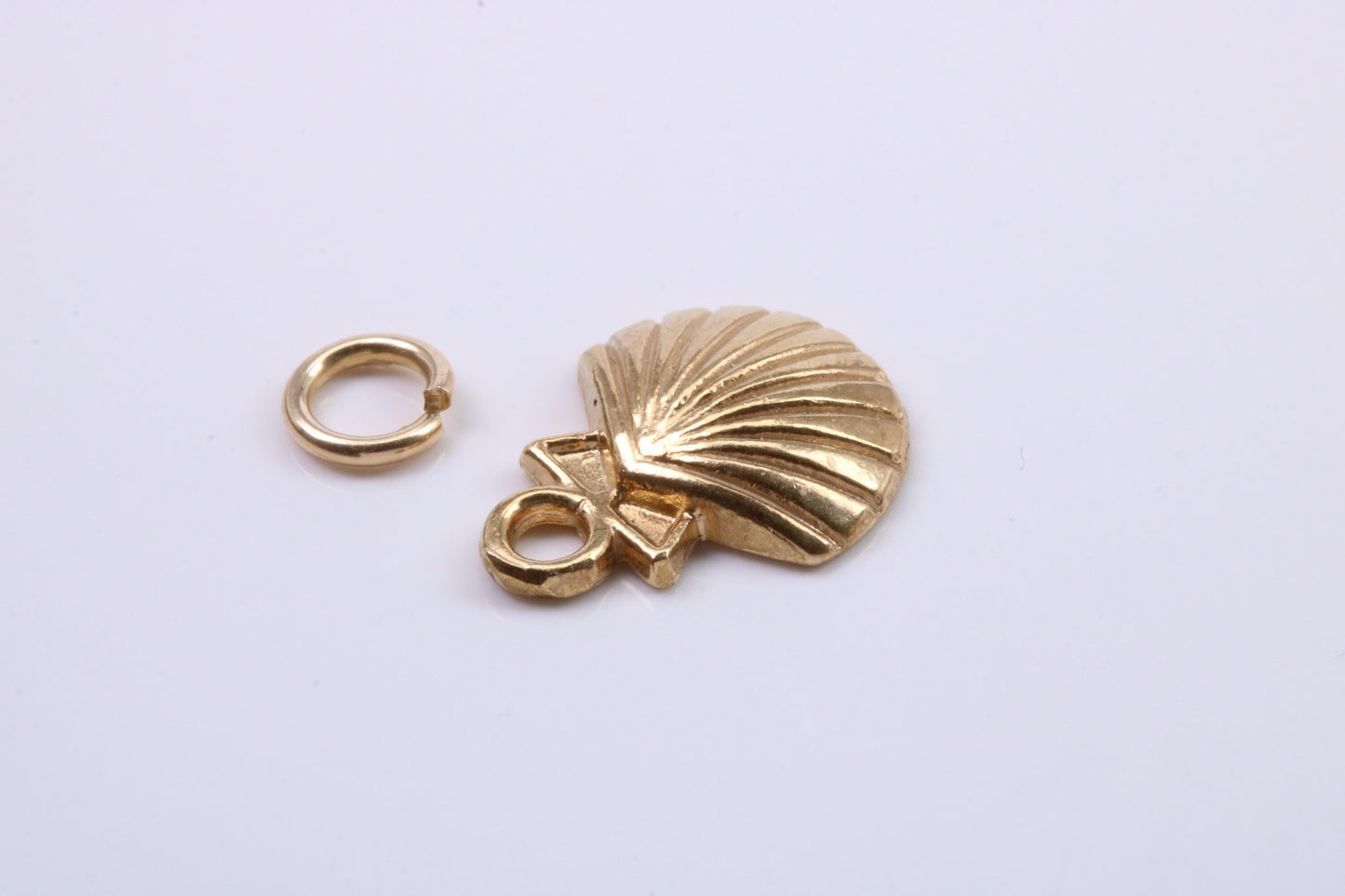 Sea Shell Charm, Traditional Charm, Made from Solid 9ct Yellow Gold, British Hallmarked, Complete with Attachment Link