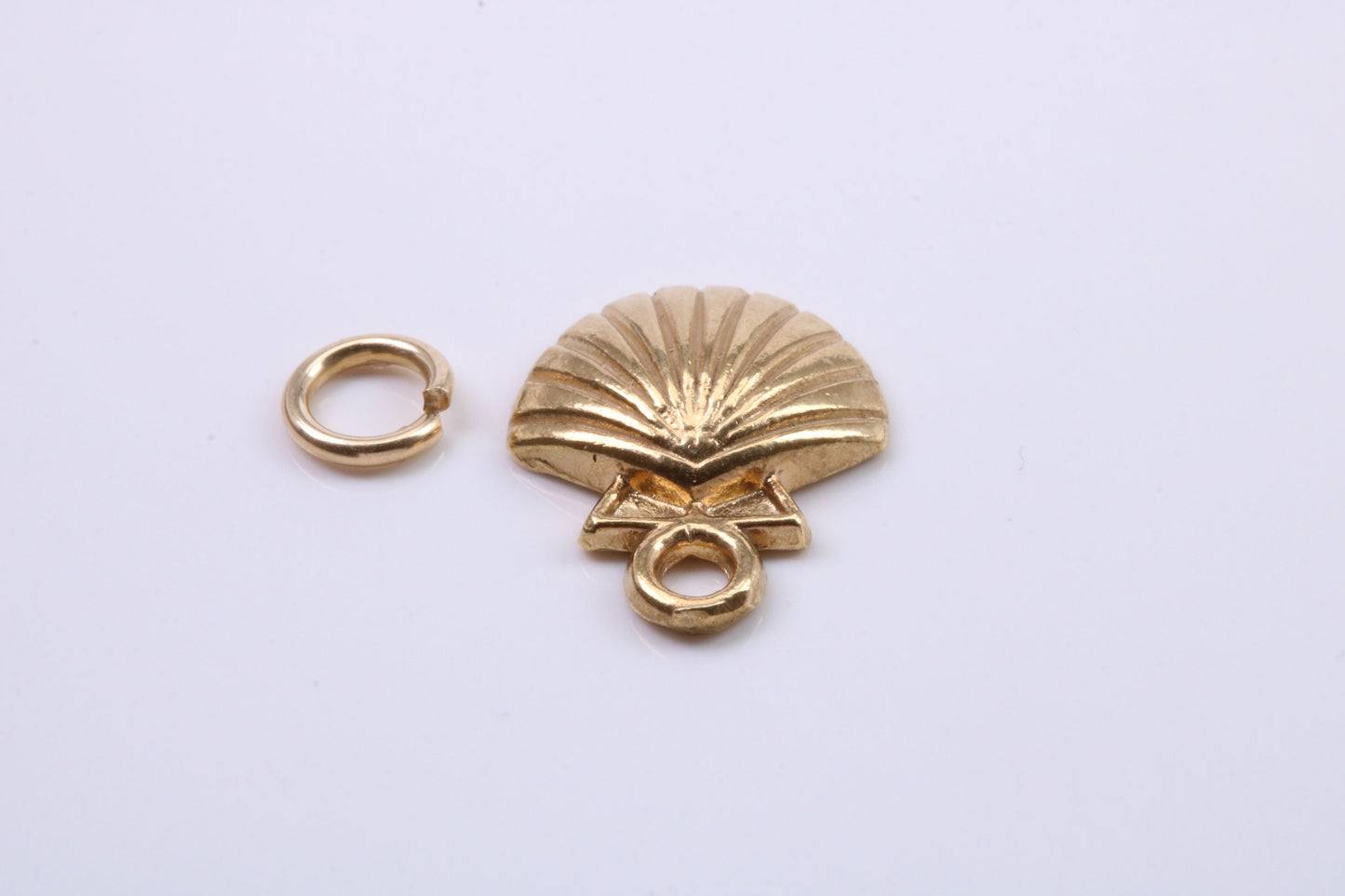 Sea Shell Charm, Traditional Charm, Made from Solid 9ct Yellow Gold, British Hallmarked, Complete with Attachment Link