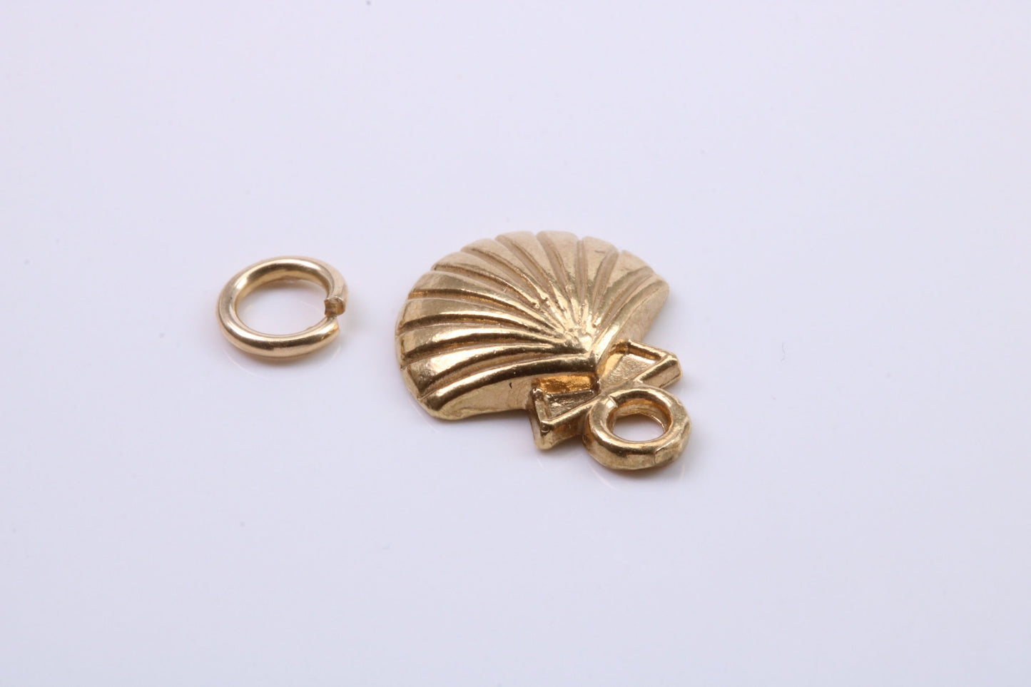 Sea Shell Charm, Traditional Charm, Made from Solid 9ct Yellow Gold, British Hallmarked, Complete with Attachment Link