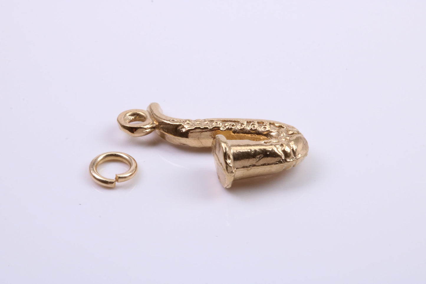 Saxophone Charm, Traditional Charm, Made from Solid 9ct Yellow Gold, British Hallmarked, Complete with Attachment Link