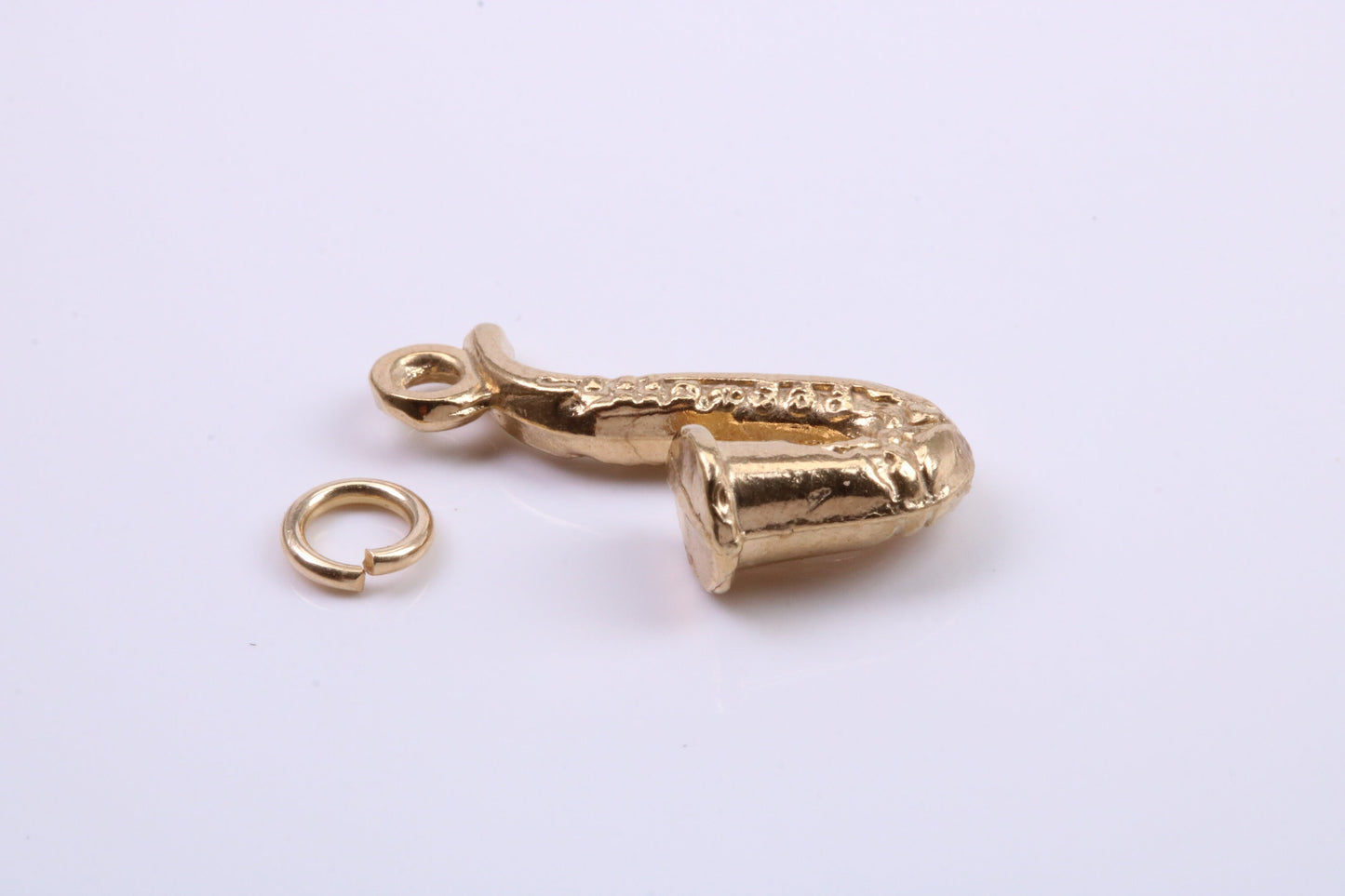 Saxophone Charm, Traditional Charm, Made from Solid 9ct Yellow Gold, British Hallmarked, Complete with Attachment Link