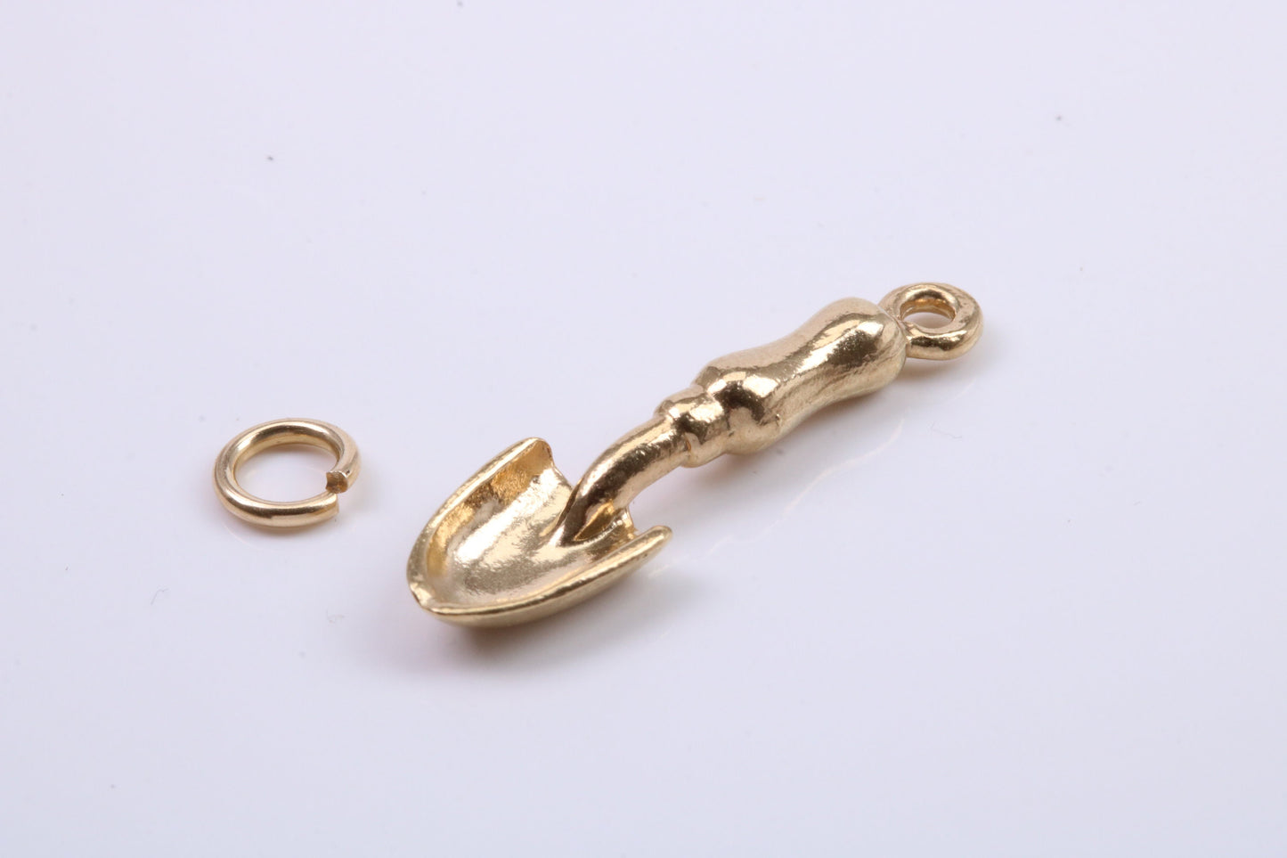 Garden Trowel Charm, Traditional Charm, Made from Solid 9ct Yellow Gold, British Hallmarked, Complete with Attachment Link