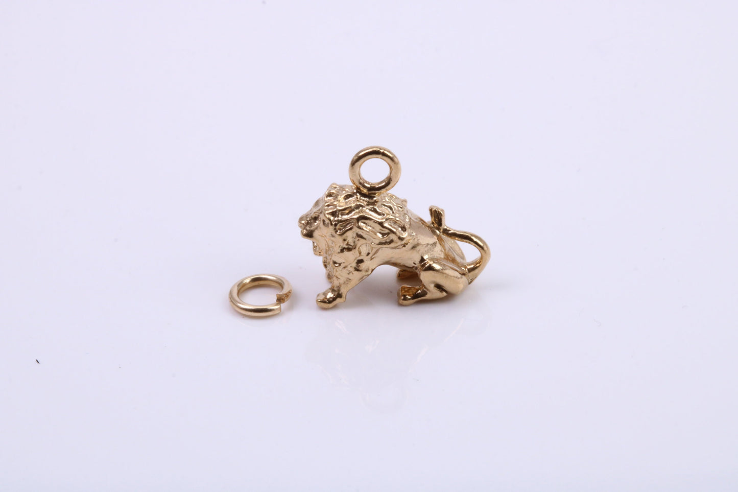 Leo Zodiac Sign Charm, Traditional Charm, Made from Solid 9ct Yellow Gold, British Hallmarked, Complete with Attachment Link