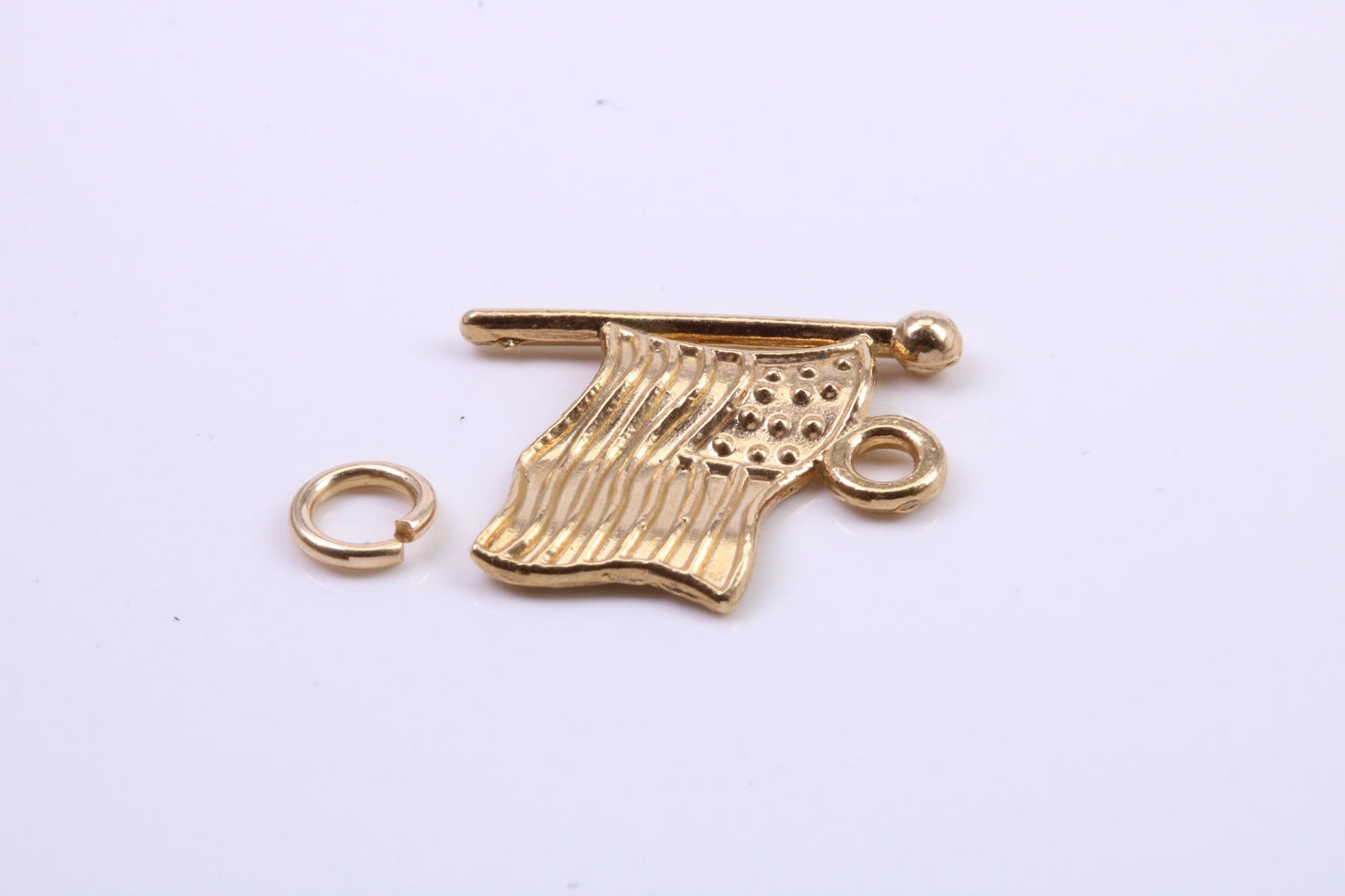 USA Flag Charm, Traditional Charm, Made from Solid 9ct Yellow Gold, British Hallmarked, Complete with Attachment Link