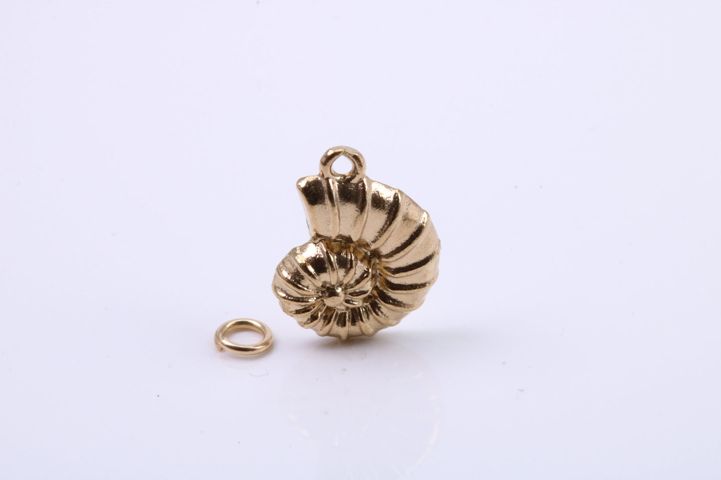 Sea Shell Charm, Traditional Charm, Made from Solid 9ct Yellow Gold, British Hallmarked, Complete with Attachment Link