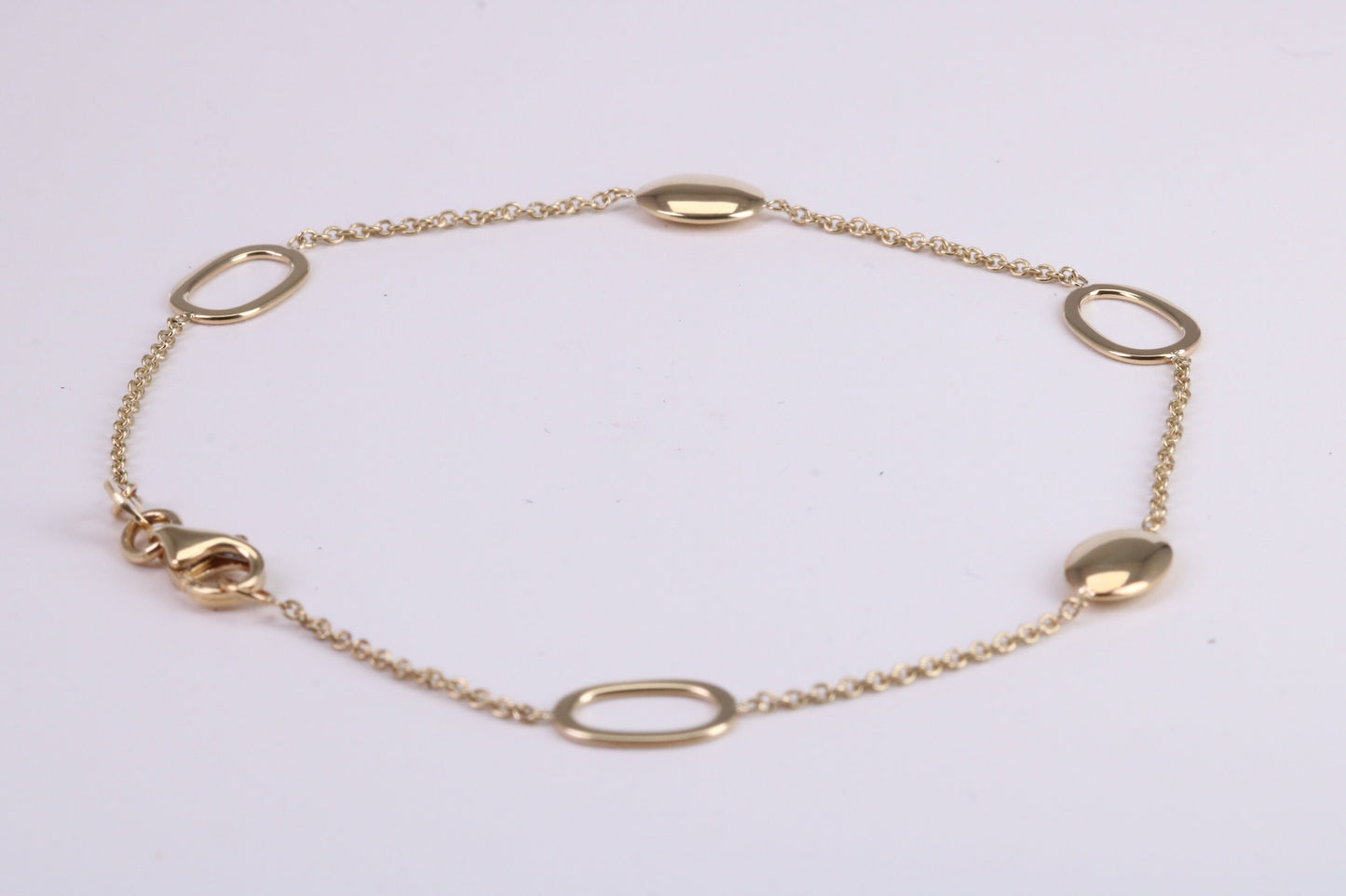 Open and Closed Link Bracelet, Made from Solid Yellow Gold, 8 Inches Long