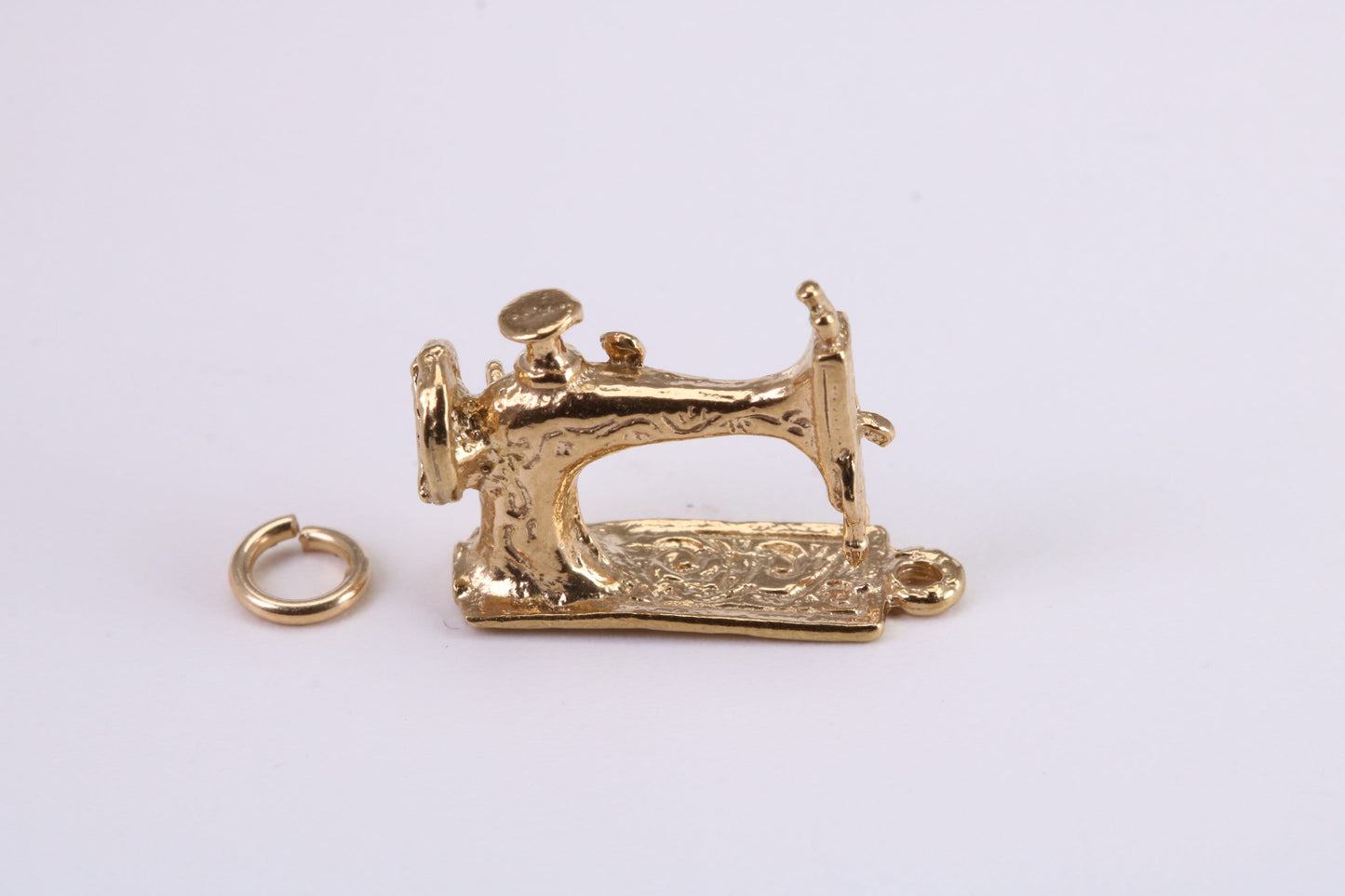 Sewing Machine Charm, Traditional Charm, Made from Solid Yellow Gold, British Hallmarked, Complete with Attachment Link