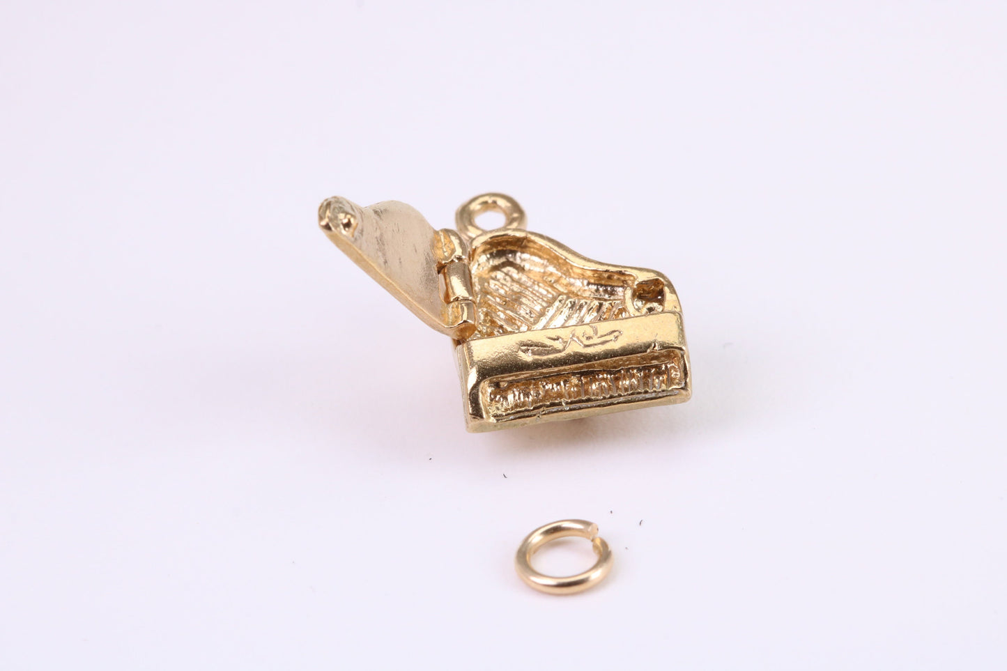 Grand Piano Charm, Traditional Charm, Made from Solid Yellow Gold, British Hallmarked, Complete with Attachment Link