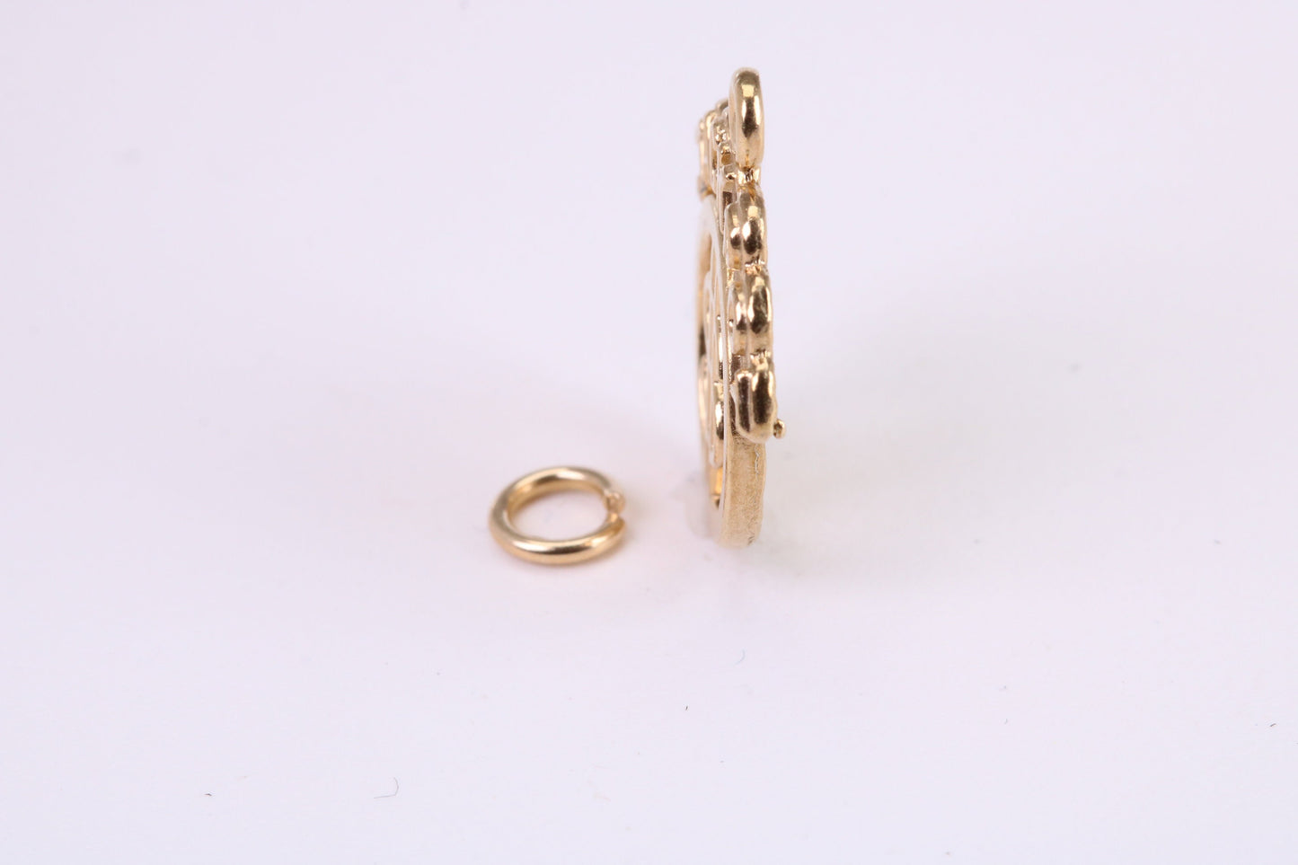 Jackpot Charm, Traditional Charm, Made from Solid Yellow Gold, British Hallmarked, Complete with Attachment Link