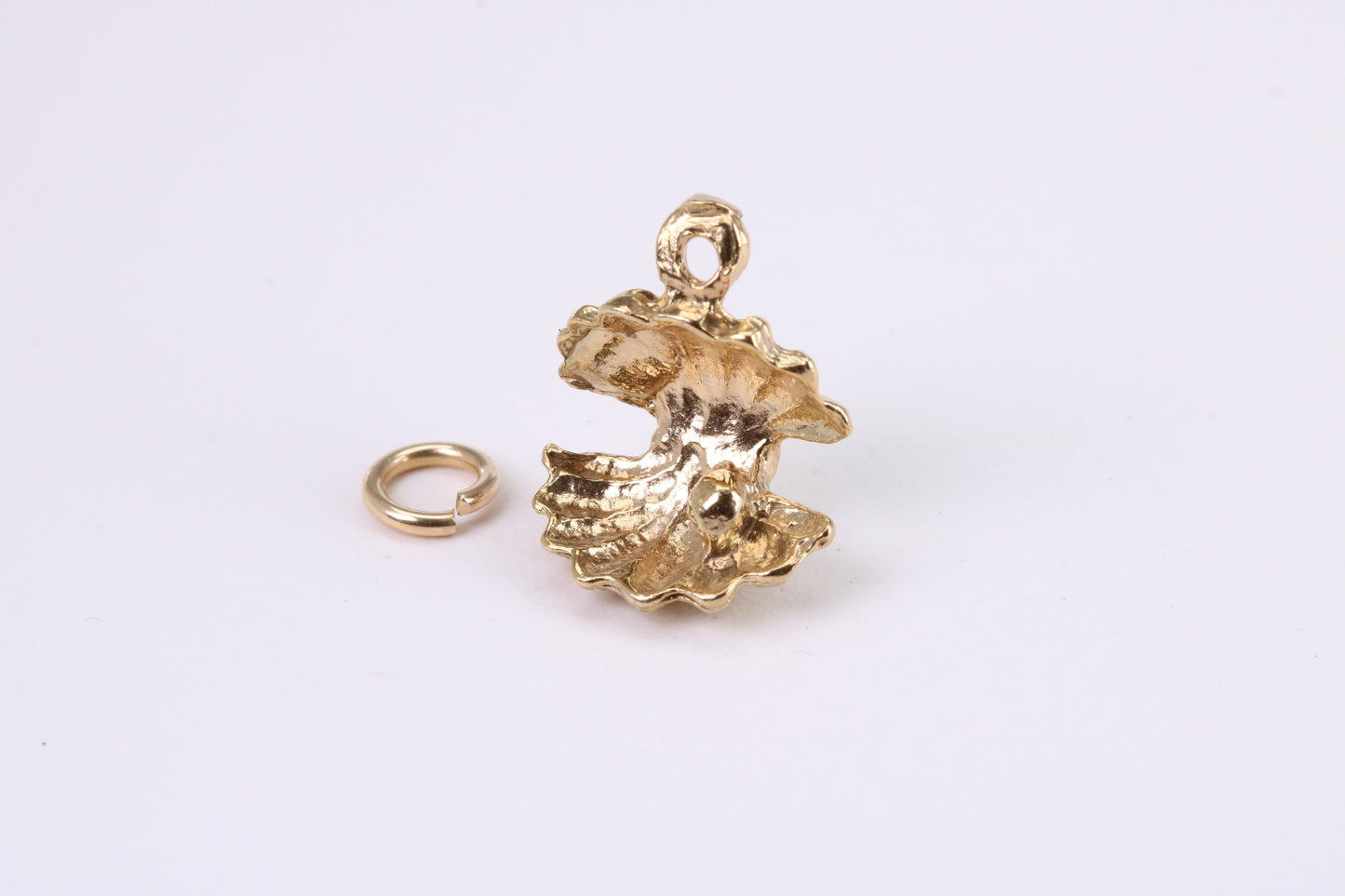 Pearl Shell Clam Charm, Traditional Charm, Made from Solid Yellow Gold, British Hallmarked, Complete with Attachment Link