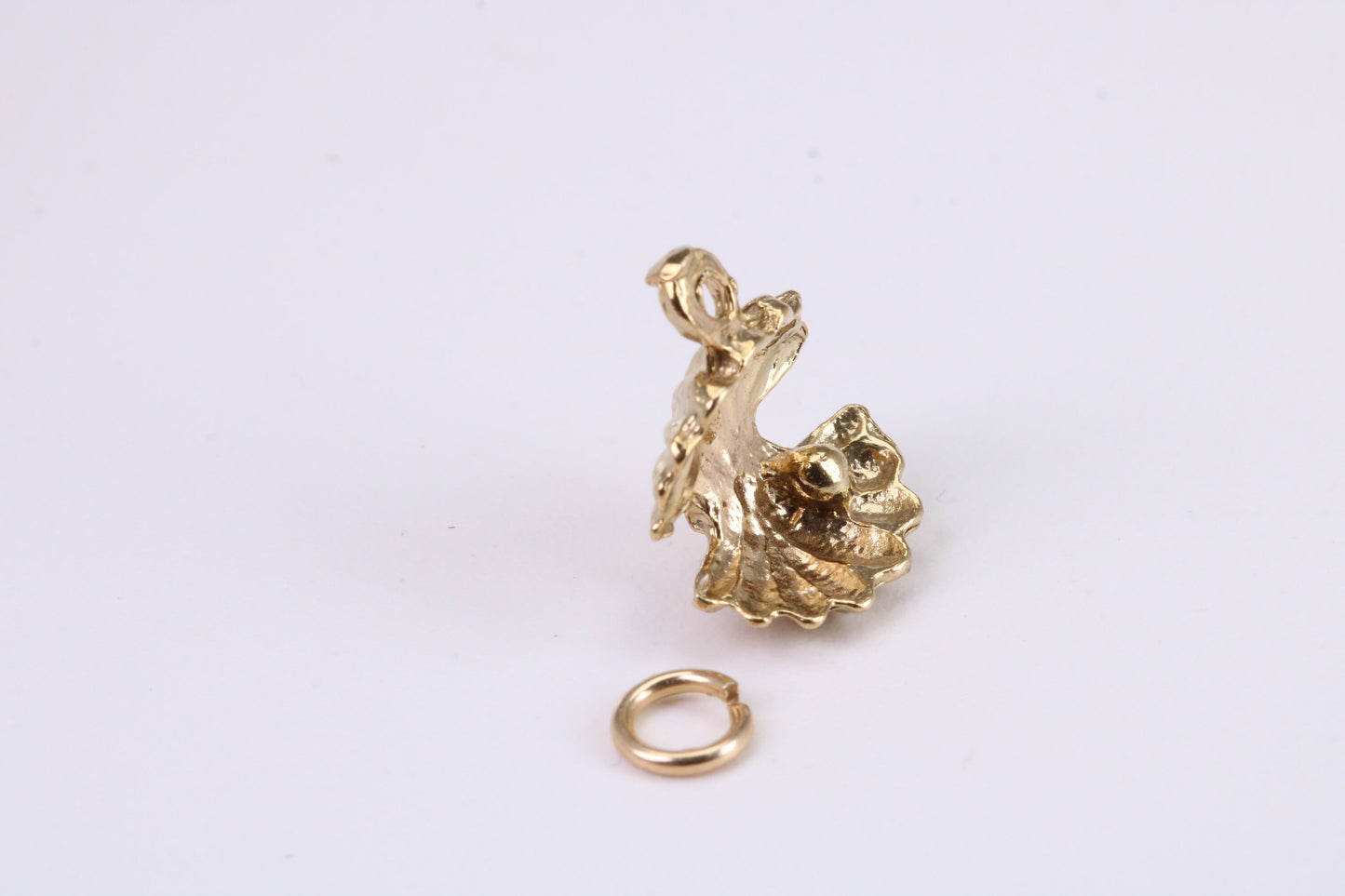 Pearl Shell Clam Charm, Traditional Charm, Made from Solid Yellow Gold, British Hallmarked, Complete with Attachment Link