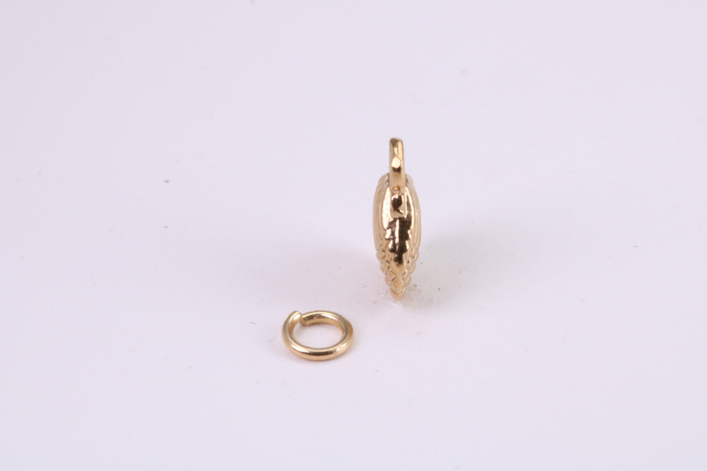 Sea Shell Charm, Traditional Charm, Made from Solid Yellow Gold, British Hallmarked, Complete with Attachment Link