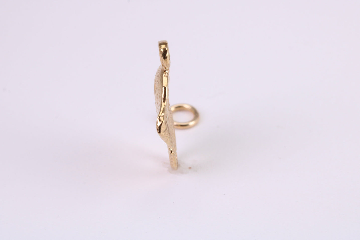 Sting Ray Charm, Traditional Charm, Made from Solid Yellow Gold, British Hallmarked, Complete with Attachment Link