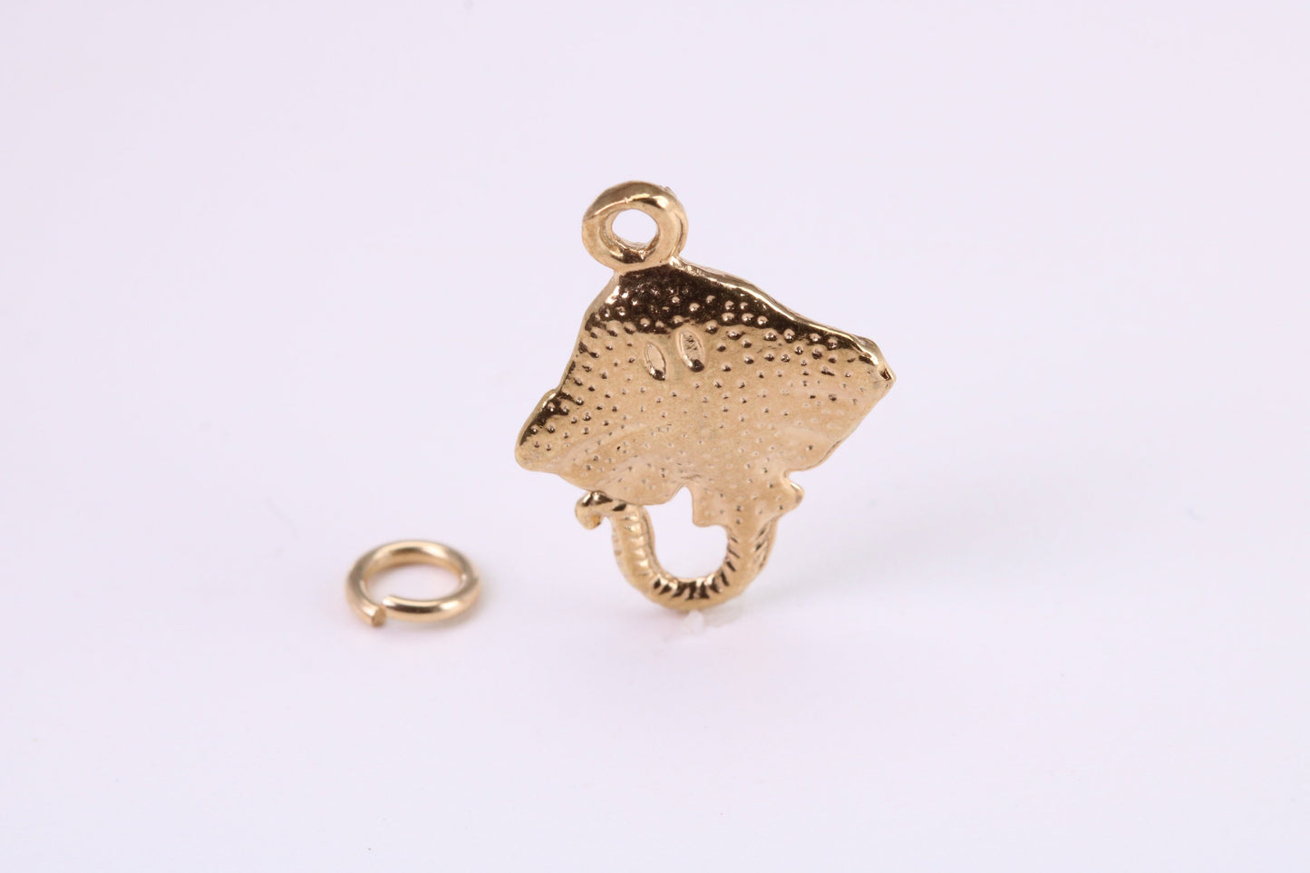 Sting Ray Charm, Traditional Charm, Made from Solid Yellow Gold, British Hallmarked, Complete with Attachment Link