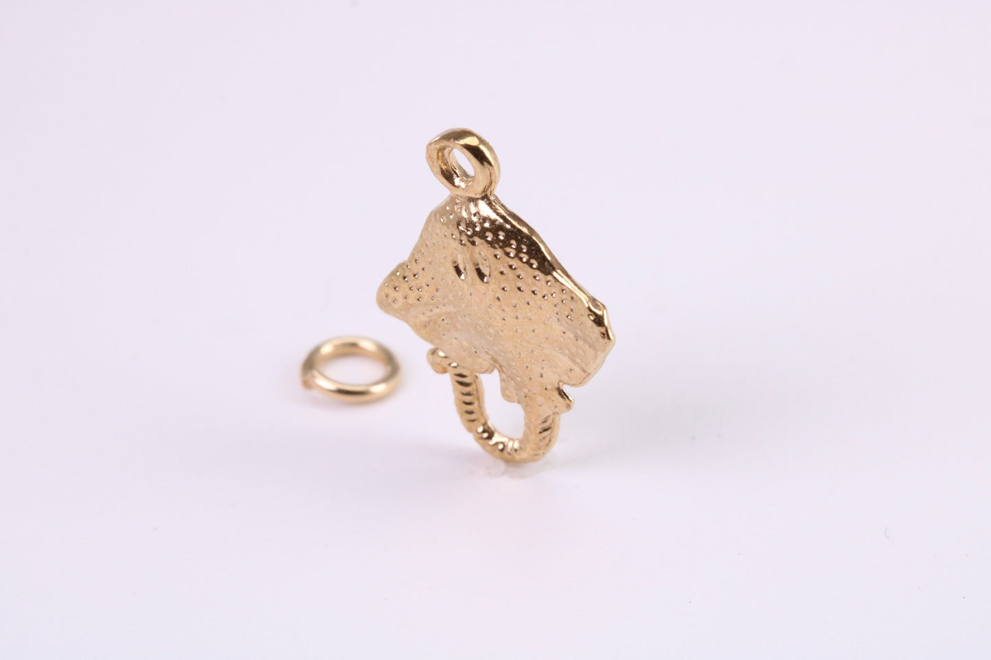 Sting Ray Charm, Traditional Charm, Made from Solid Yellow Gold, British Hallmarked, Complete with Attachment Link