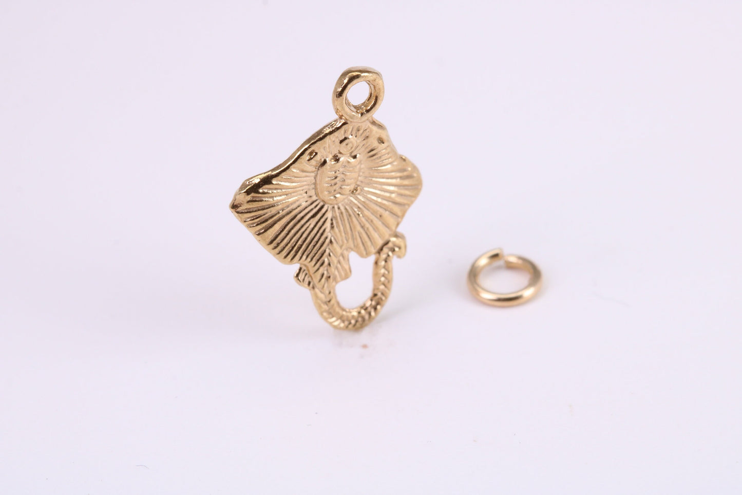 Sting Ray Charm, Traditional Charm, Made from Solid Yellow Gold, British Hallmarked, Complete with Attachment Link