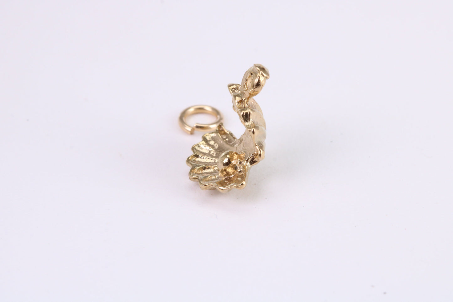 Pearl Shell Clam Charm, Traditional Charm, Made from Solid Yellow Gold, British Hallmarked, Complete with Attachment Link