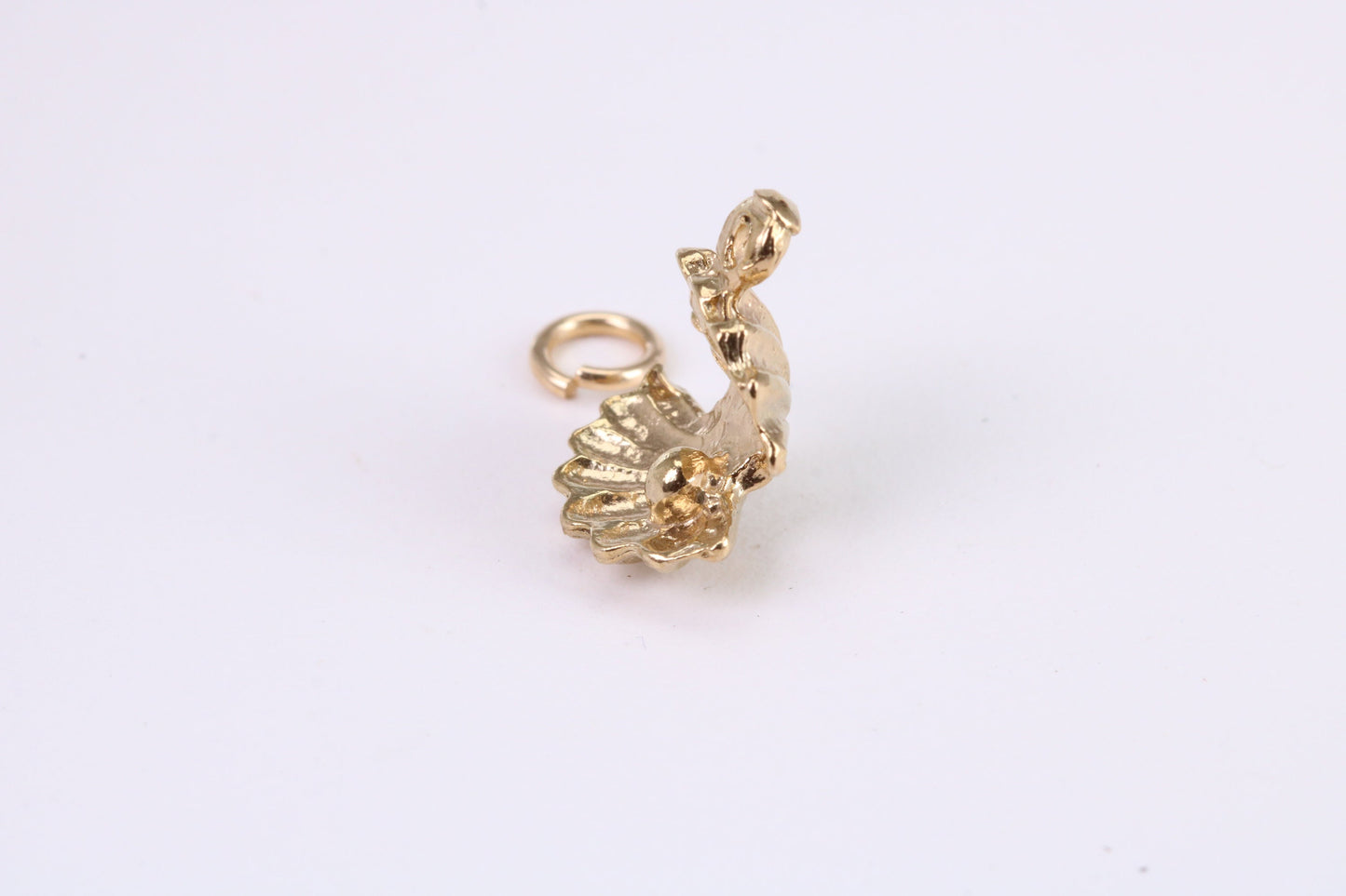 Pearl Shell Clam Charm, Traditional Charm, Made from Solid Yellow Gold, British Hallmarked, Complete with Attachment Link
