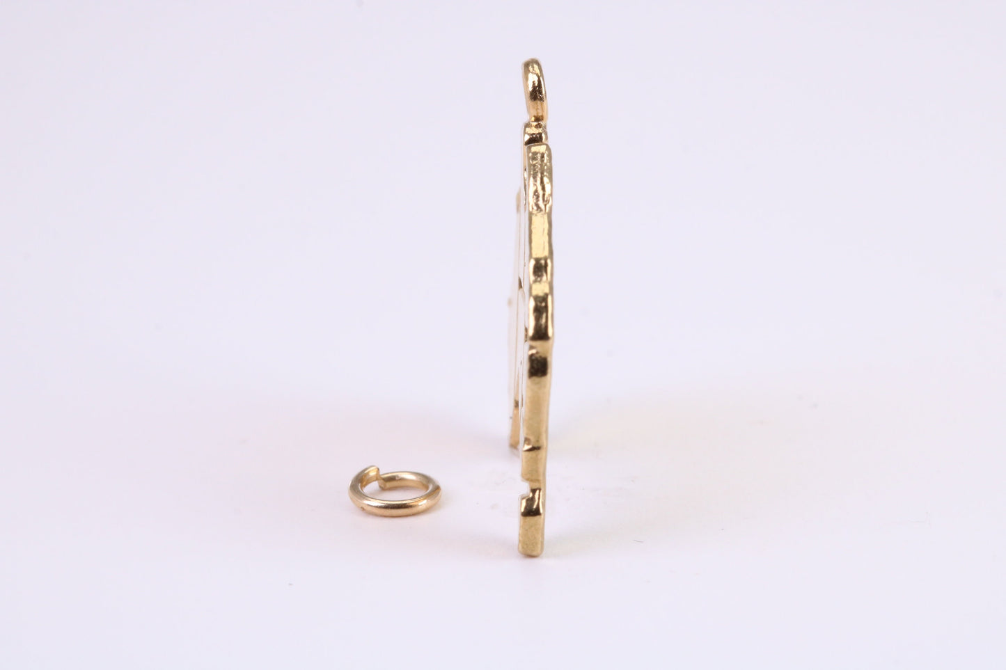 Australia Charm, Traditional Charm, Made from Solid Yellow Gold, British Hallmarked, Complete with Attachment Link