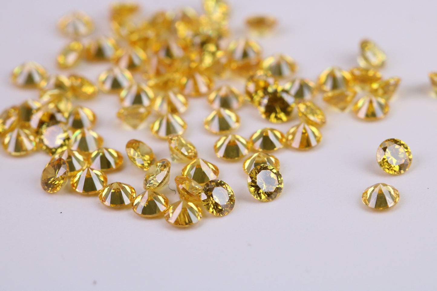 Round cut AAA Grade Yellow Cubic Zirconia, Top Colour and Luster, Choice of Sizes, Calibrated Sizing, Multi Packs