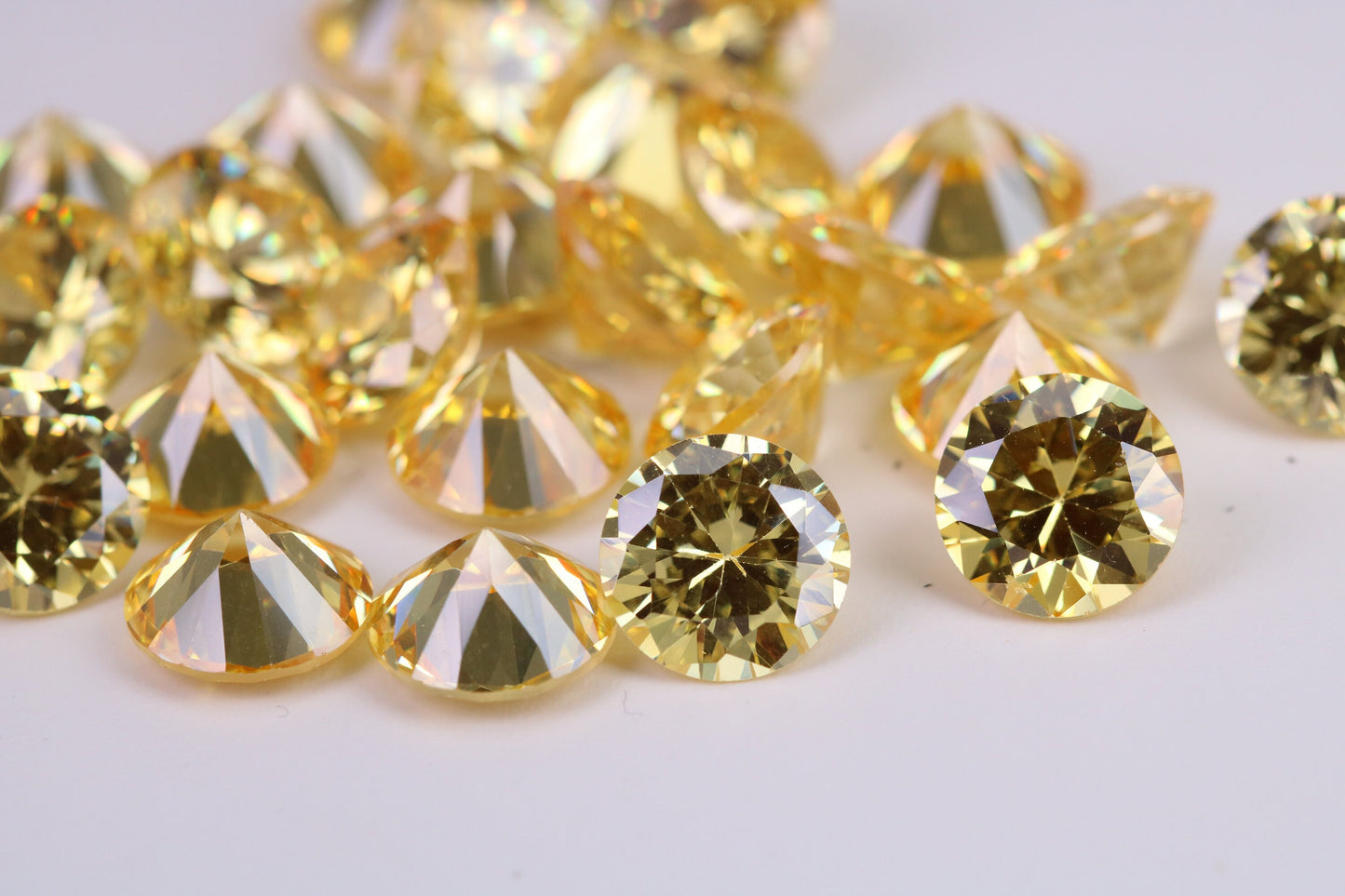 Round cut AAA Grade Yellow Cubic Zirconia, Top Colour and Luster, Choice of Sizes, Calibrated Sizing, Multi Packs