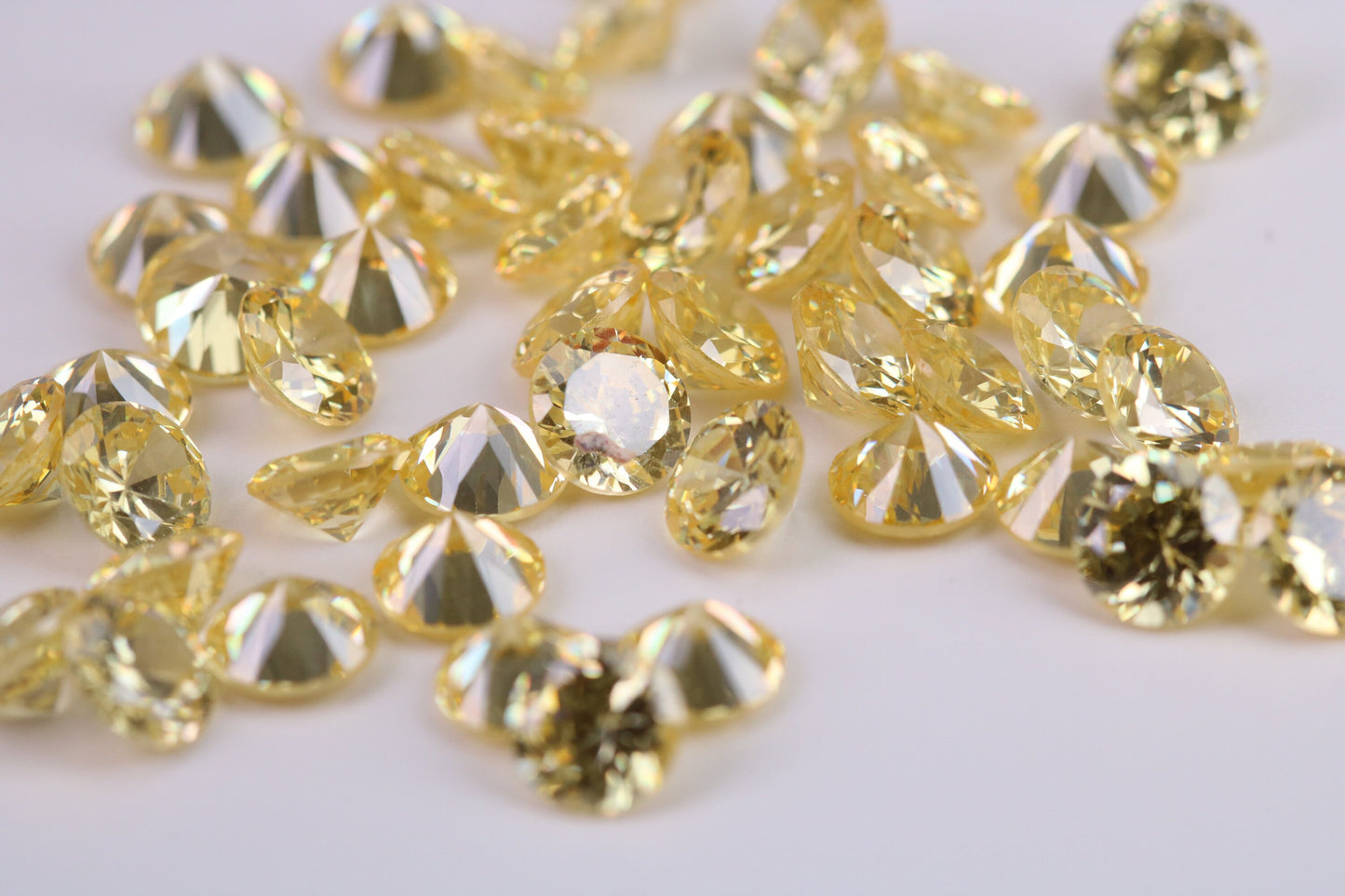 Round cut AAA Grade Yellow Cubic Zirconia, Top Colour and Luster, Choice of Sizes, Calibrated Sizing, Multi Packs