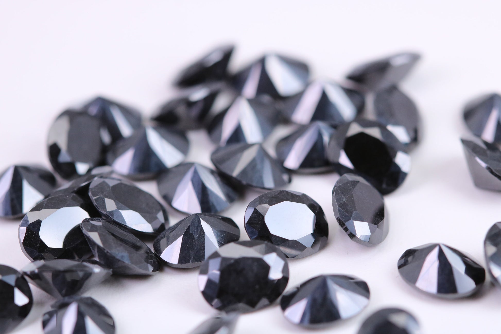 Oval cut AAA Grade Jet Black Cubic Zirconia, Top Colour and Luster, Choice of Sizes, Calibrated Sizing, Multi Pack of 10