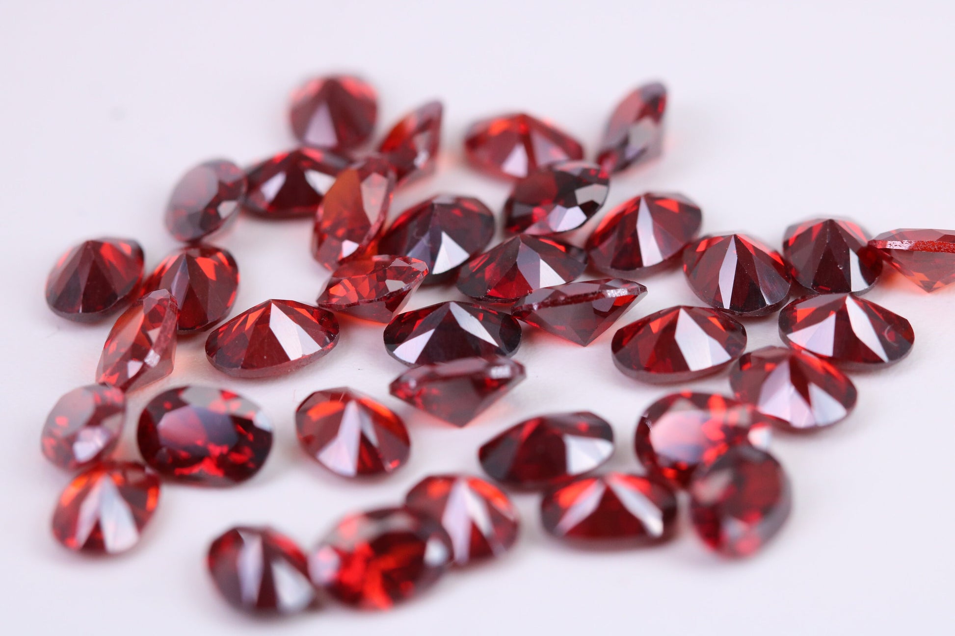 Oval cut AAA Grade Garnet Cubic Zirconia, Top Colour and Luster, Choice of Sizes, Calibrated Sizing, Multi Pack of 10
