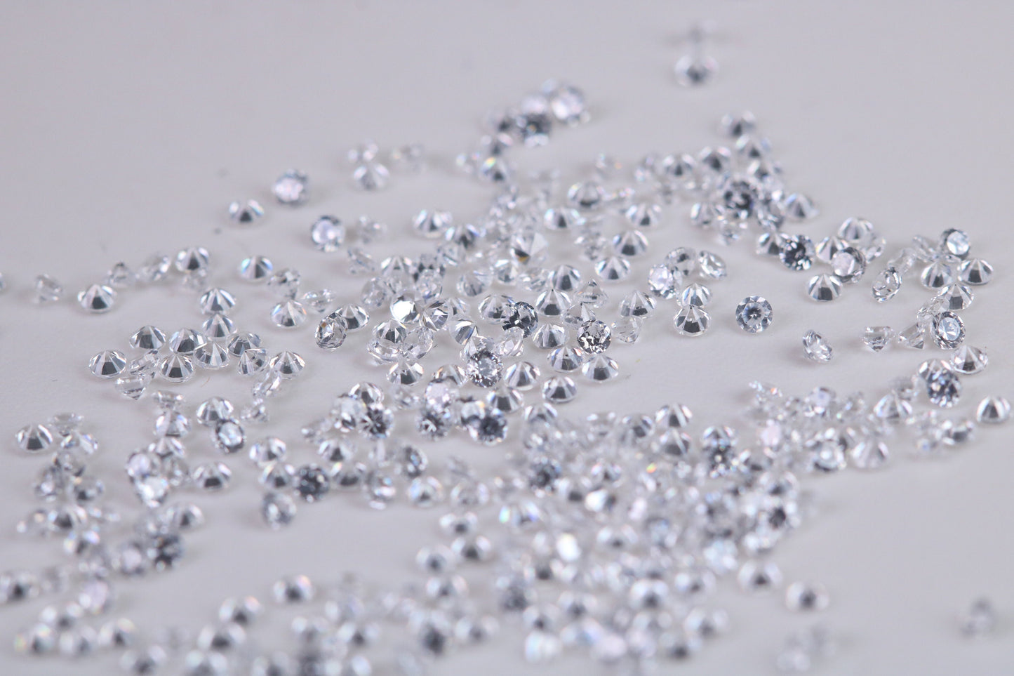 Round cut AAA Grade Diamond White Cubic Zirconia, Top Colour and Luster, Choice of Sizes, Calibrated Sizing, Multi Packs