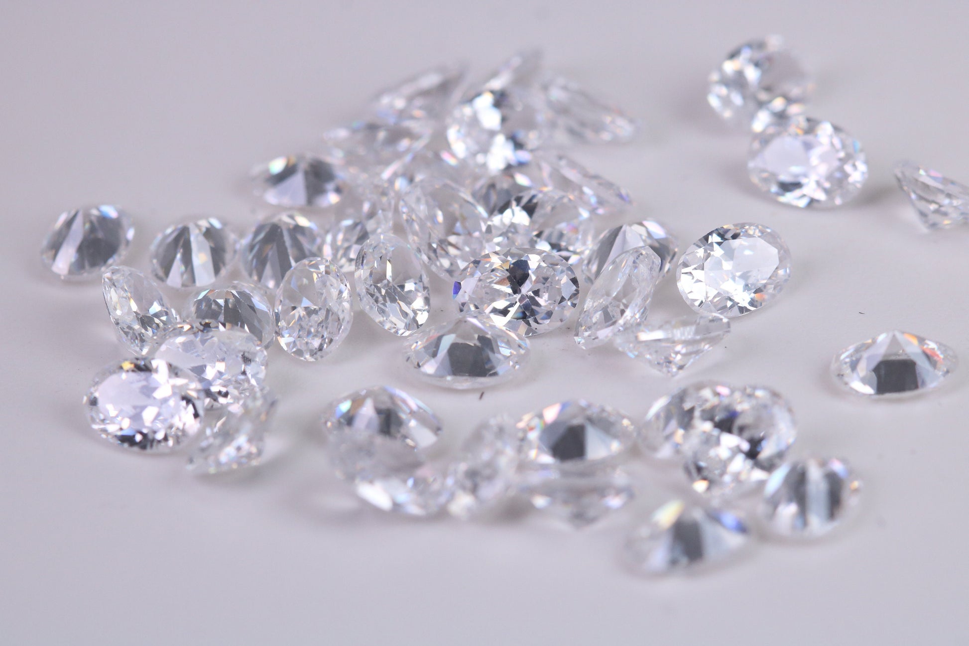 Oval cut AAA Grade Diamond White Cubic Zirconia, Top Colour and Luster, Choice of Sizes, Calibrated Sizing, Multi Pack of 10