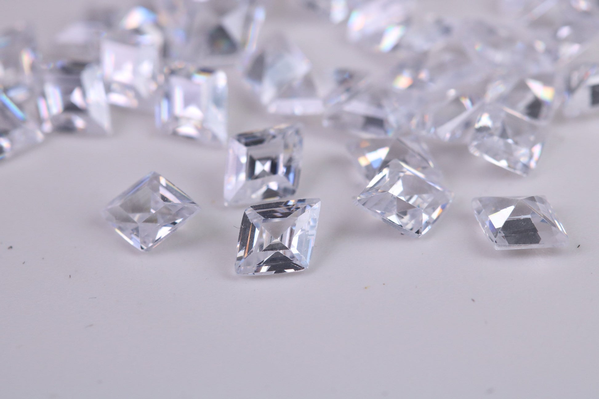 Diamond cut AAA Grade Diamond White Cubic Zirconia, Top Colour and Luster, Choice of Sizes, Calibrated Sizing, Multi Pack of 10