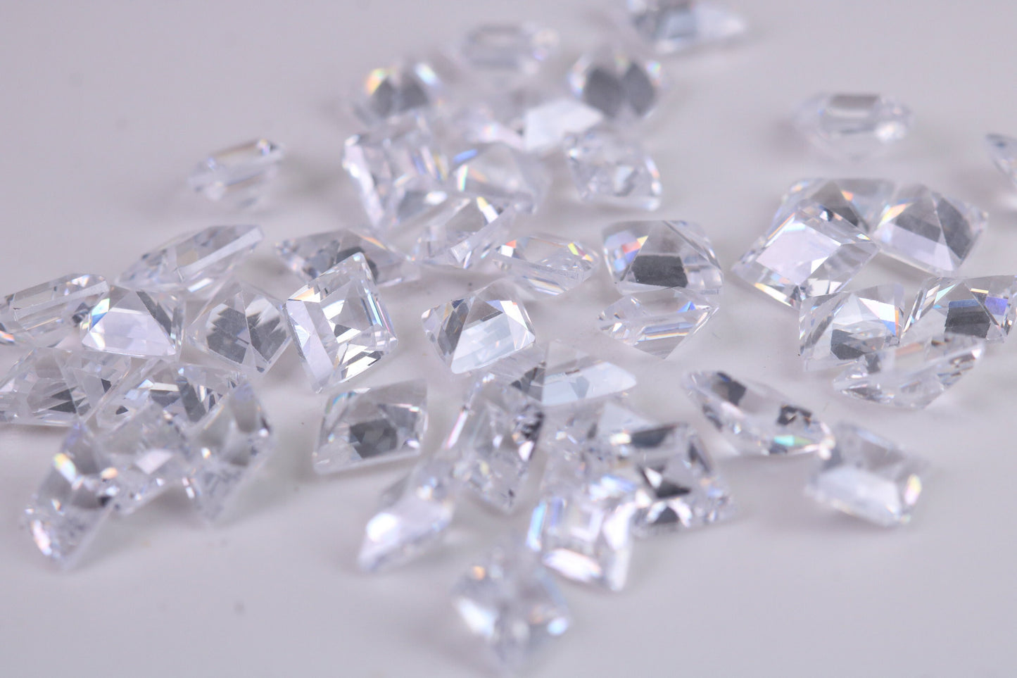 Diamond cut AAA Grade Diamond White Cubic Zirconia, Top Colour and Luster, Choice of Sizes, Calibrated Sizing, Multi Pack of 10