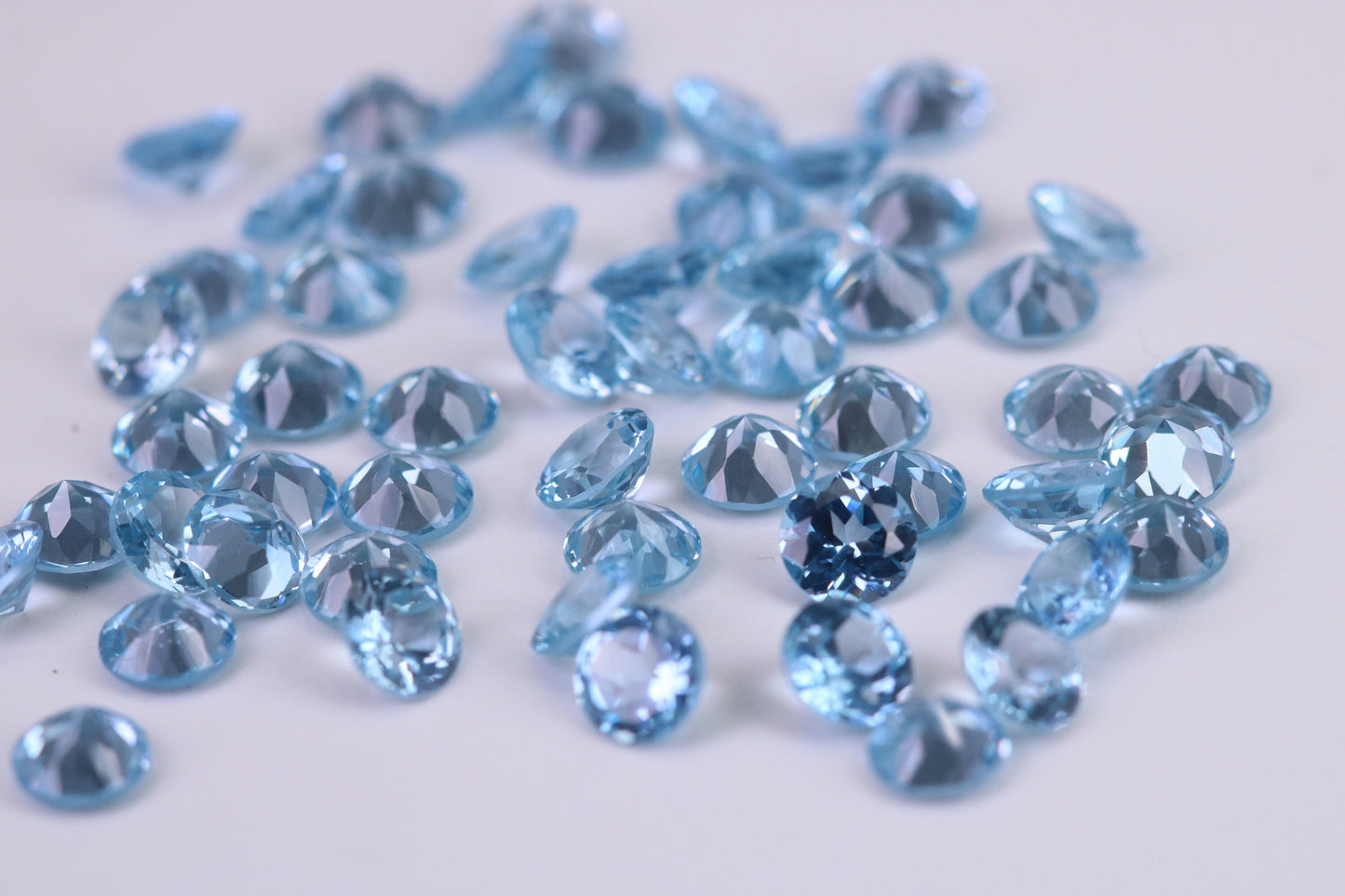 Round cut AAA Grade Aquamarine Blue Cubic Zirconia, Top Colour and Luster, Choice of Sizes, Calibrated Sizing, Multi Packs