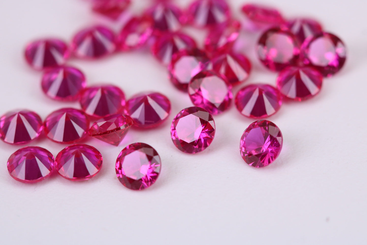 Round cut AAA Grade Ruby Red Cubic Zirconia, Top Colour and Luster, Choice of Sizes, Calibrated Sizing, Multi Packs