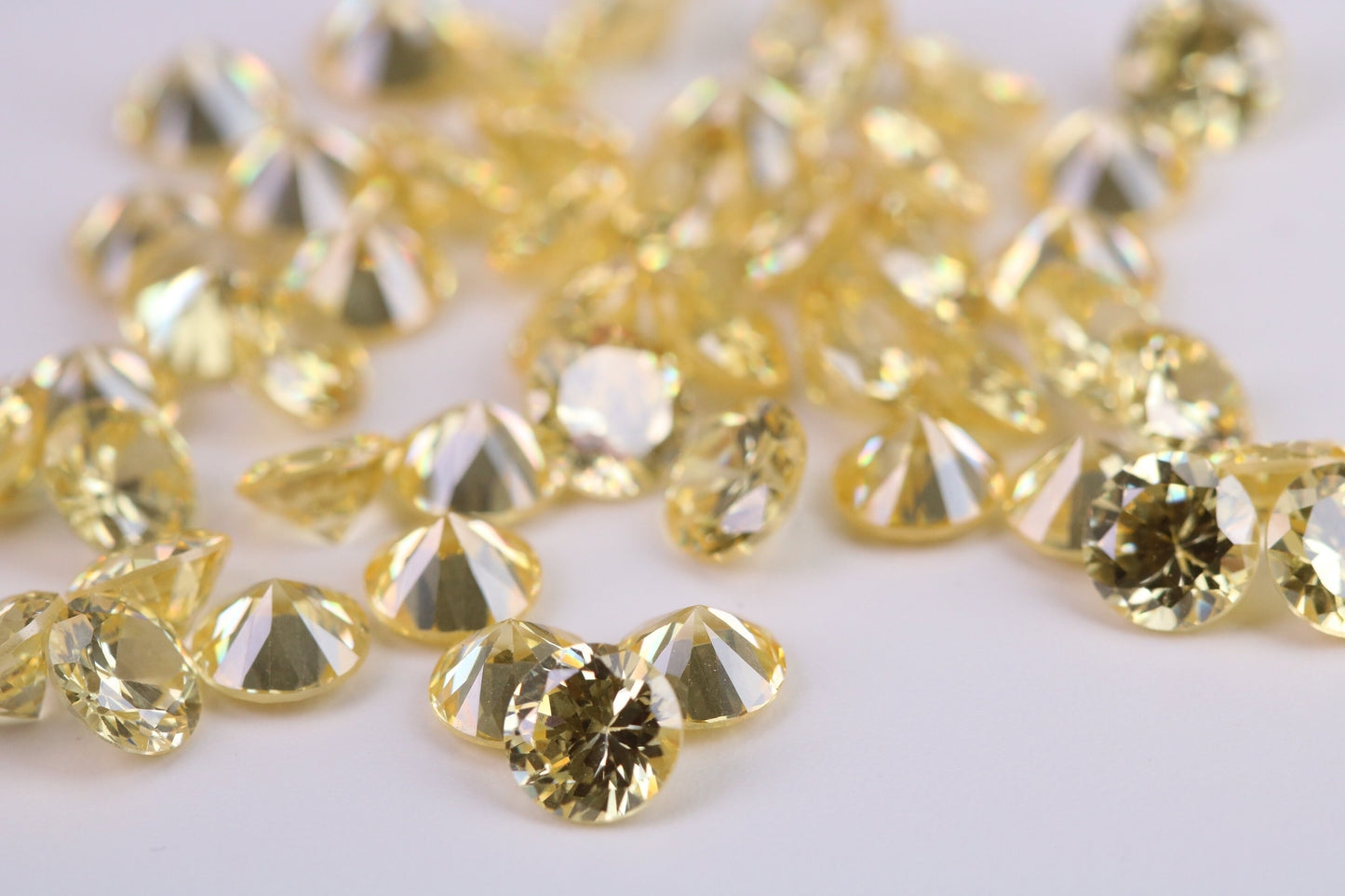 Round cut AAA Grade Yellow Cubic Zirconia, Top Colour and Luster, Choice of Sizes, Calibrated Sizing, Multi Packs