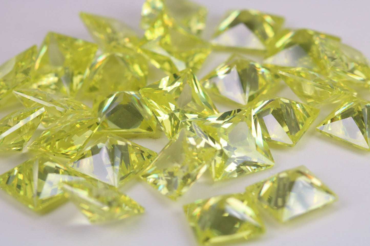 Square cut AAA Grade Peridot Green Cubic Zirconia, Top Colour and Luster, Choice of Sizes, Calibrated Sizing, Multi Packs