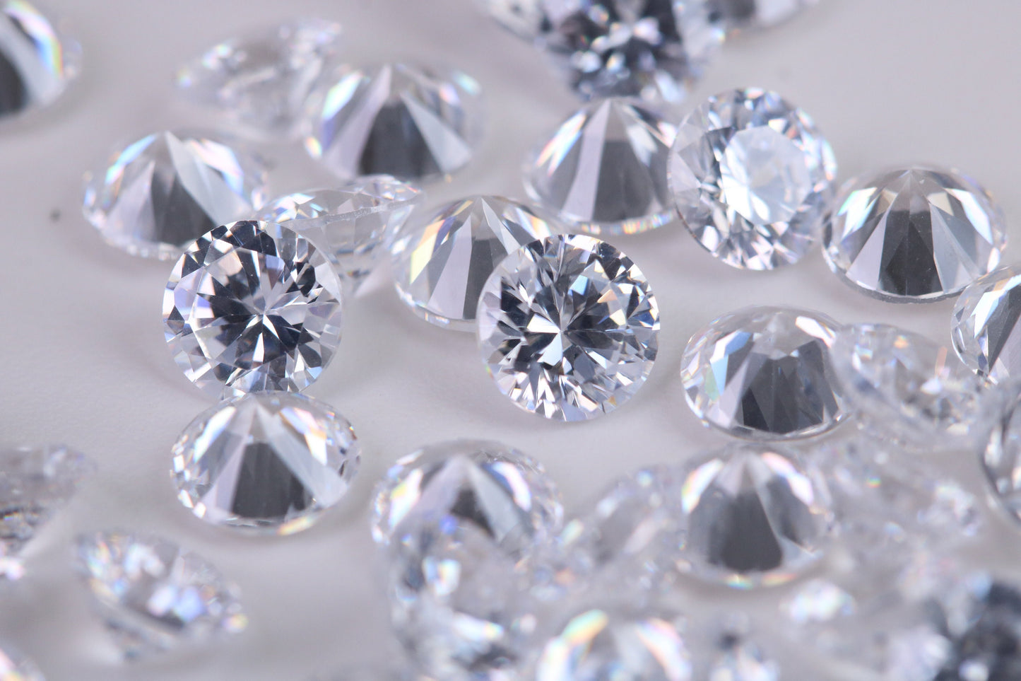 Round cut AAA Grade Diamond White Cubic Zirconia, Top Colour and Luster, Choice of Sizes, Calibrated Sizing, Multi Packs