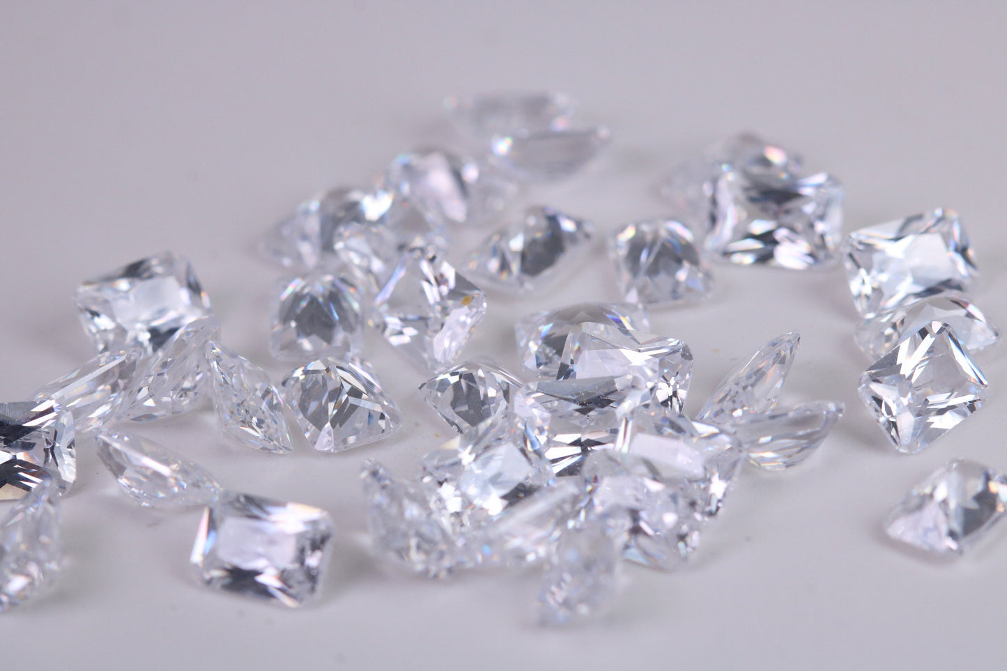 Emerald cut AAA Grade Diamond White Cubic Zirconia, Top Colour and Luster, Choice of Sizes, Calibrated Sizing, Multi Pack of 10