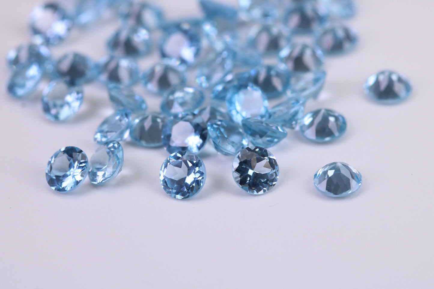 Round cut AAA Grade Aquamarine Blue Cubic Zirconia, Top Colour and Luster, Choice of Sizes, Calibrated Sizing, Multi Packs